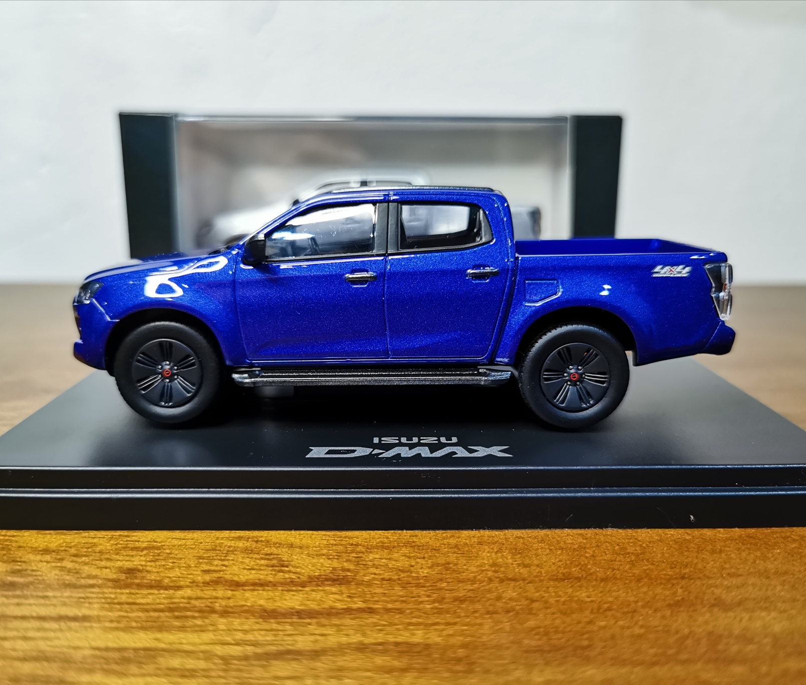 Blue and Yellow Diecast Toys Exclusive!! On Hand Stock! 1/43 Scale 