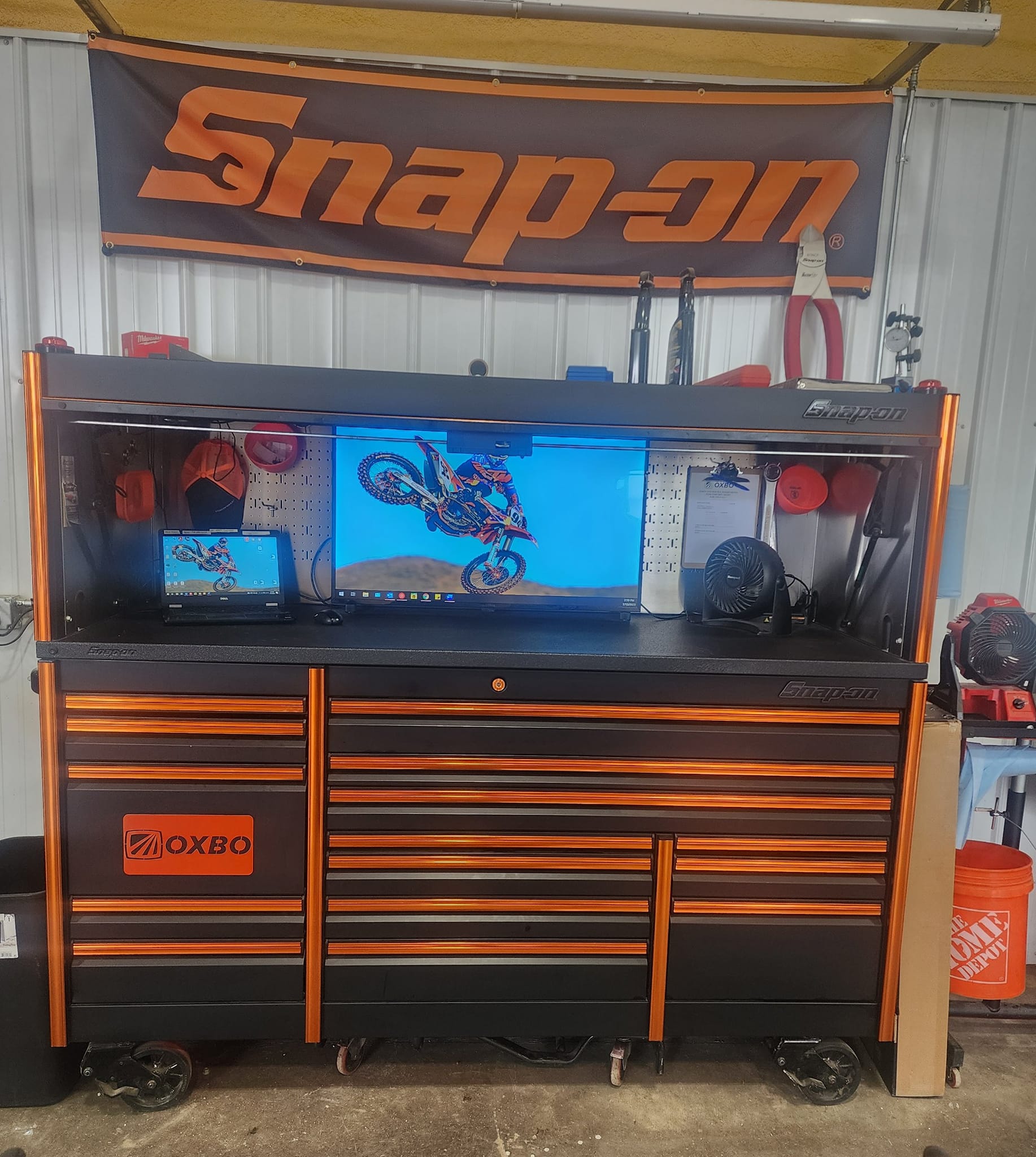 Snap on dealer visiting with Rock n Roll cab truck