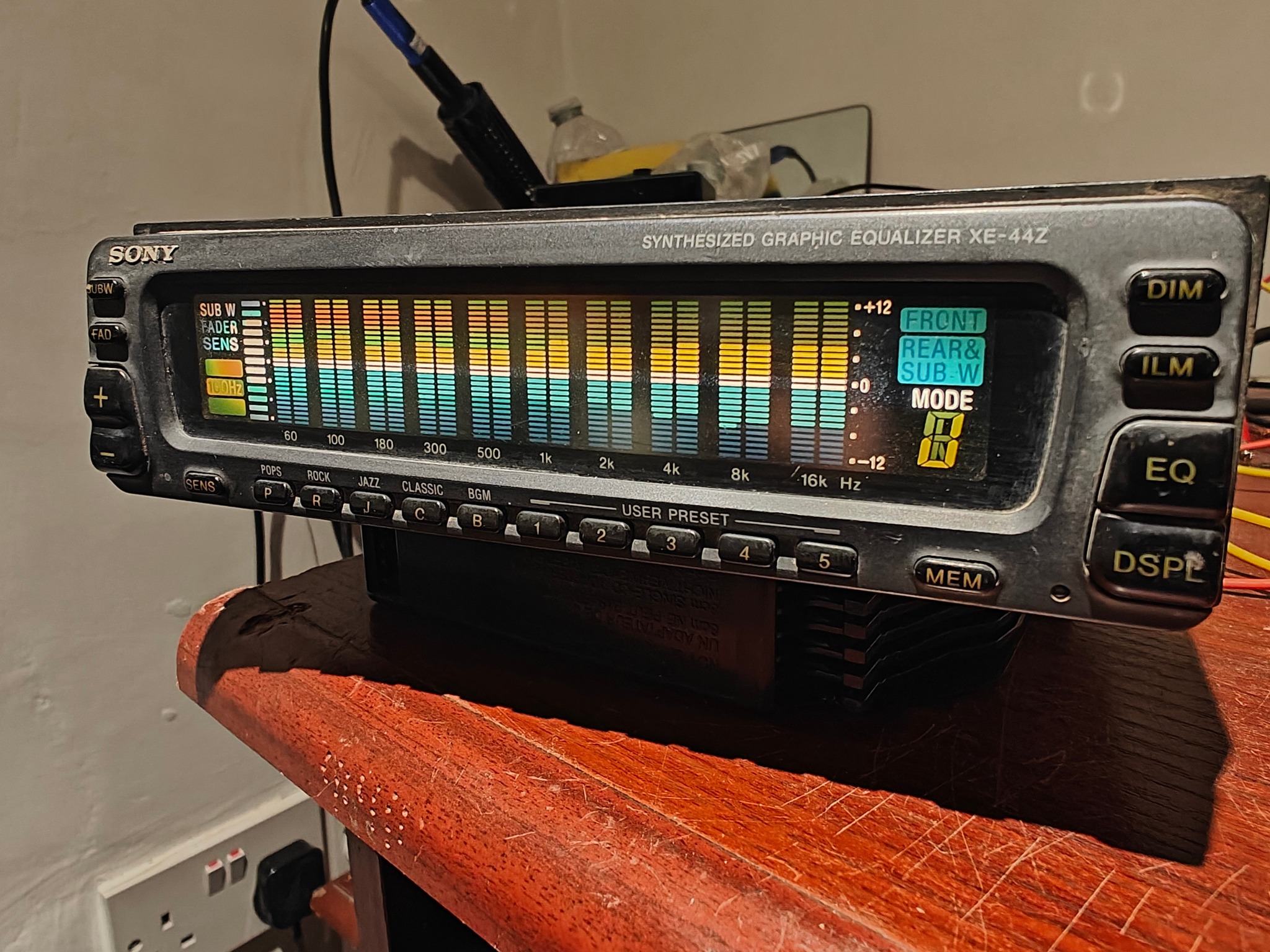 SONY XE-44Z GRAPHIC EQUALIZER, FAULTY DISPLAY ISSUES THE CENTRE