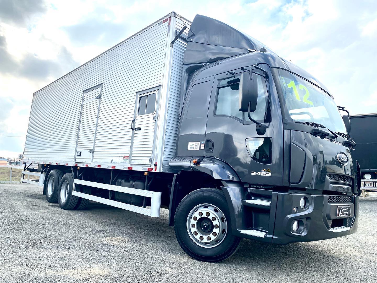 LP Caminhoes