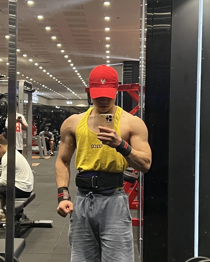 홀리탠 태닝샵 - 더운 여름 열심히 몸 만드셨다면 태닝으로 부스터효과를 만들어보세요🙌🏾 섹시하고,... | Facebook