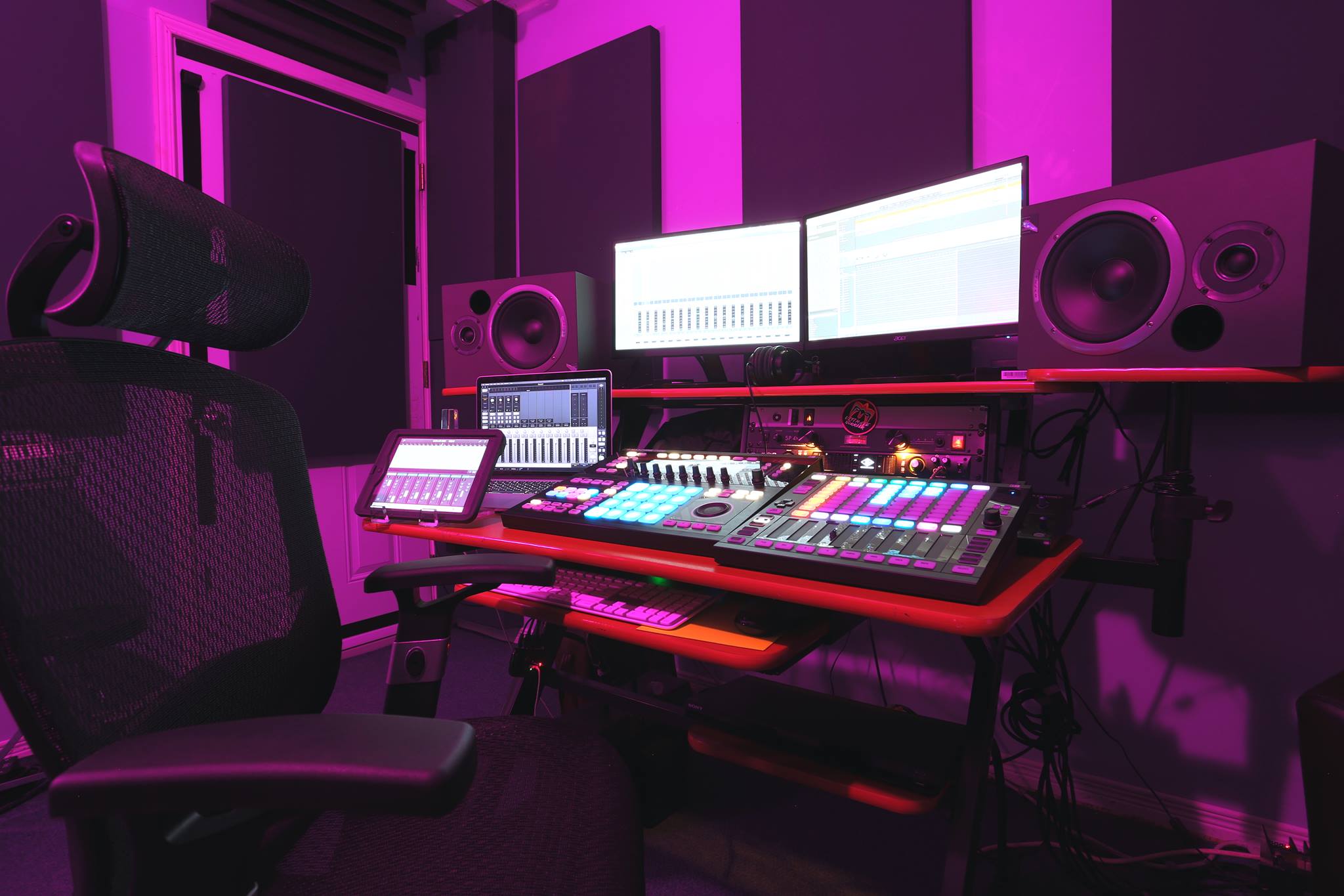 Sharp Studios | Pierrefonds-Roxboro QC