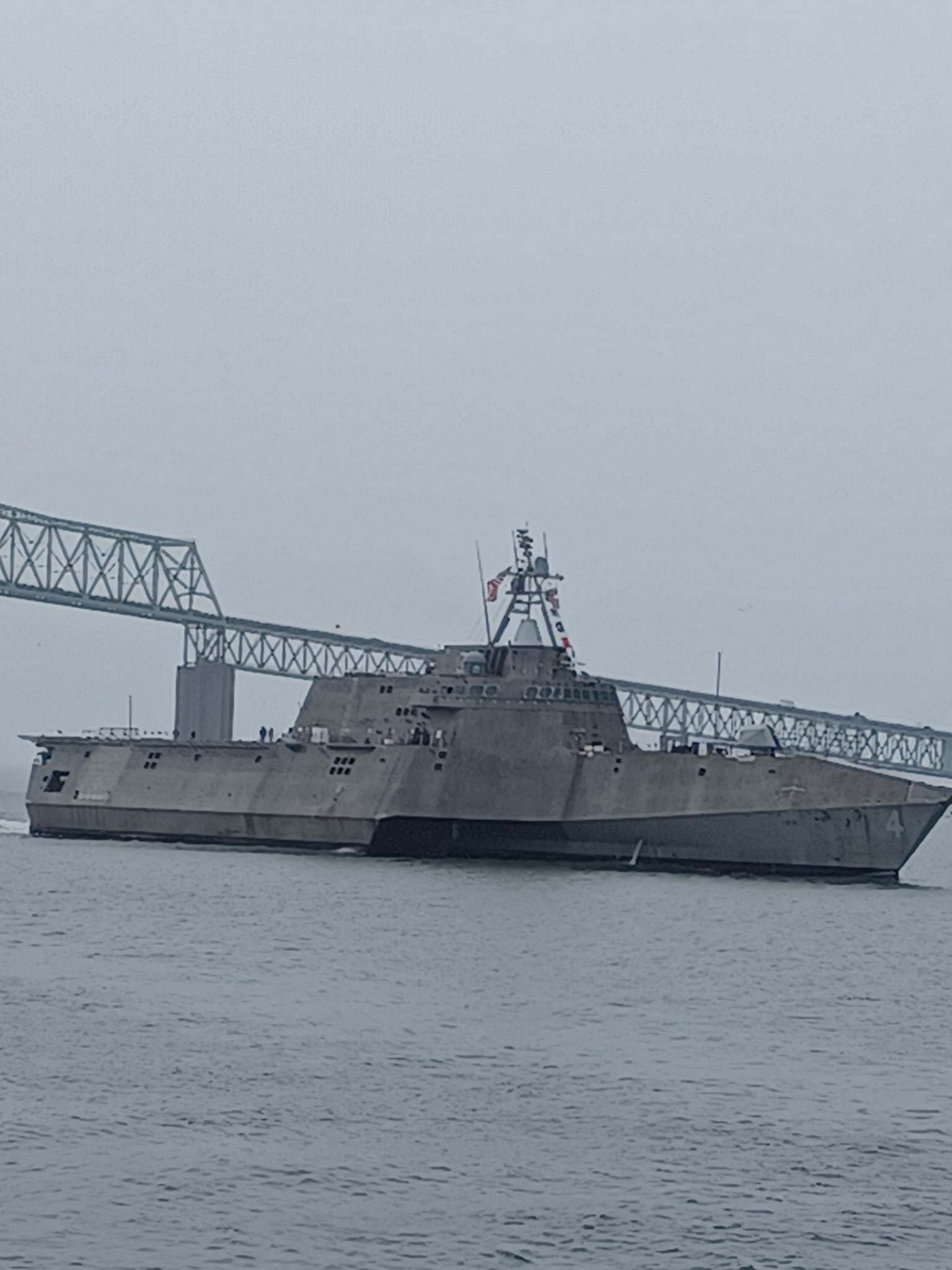 【14】米国海軍 USS FLORIKAN ASR-9 フロリカン 木製プラーク USS Florikan ASR-9 underway on Columbia River, Oregon
