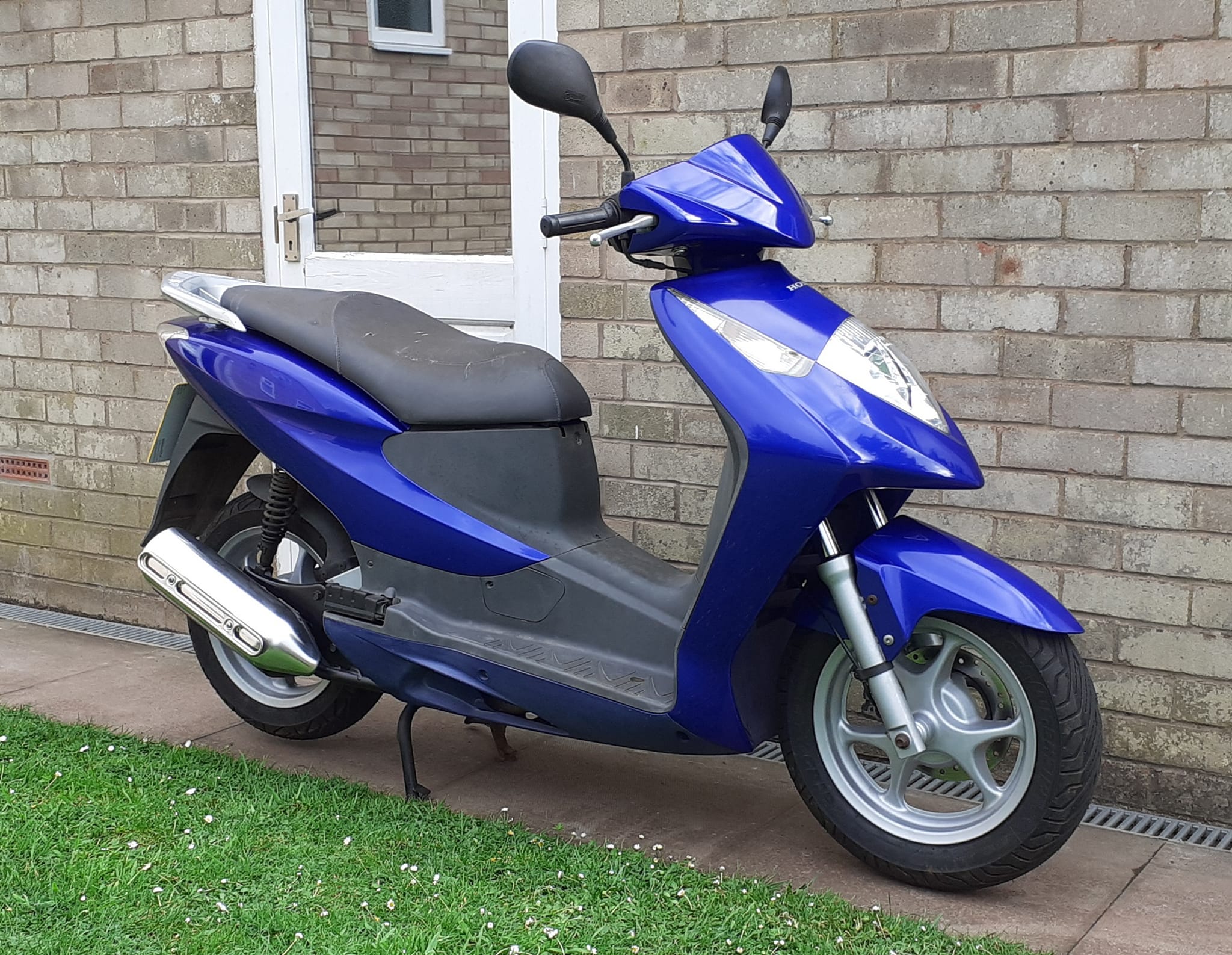 Richard with his Honda Dylan 125 #honda #dylan #hondadylan125
