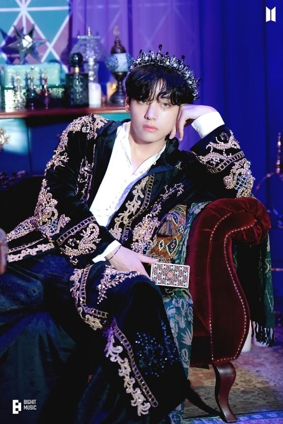 NAVER POST] 2022 BTS SEASON'S GREETINGE | Kim Taehyung photos On