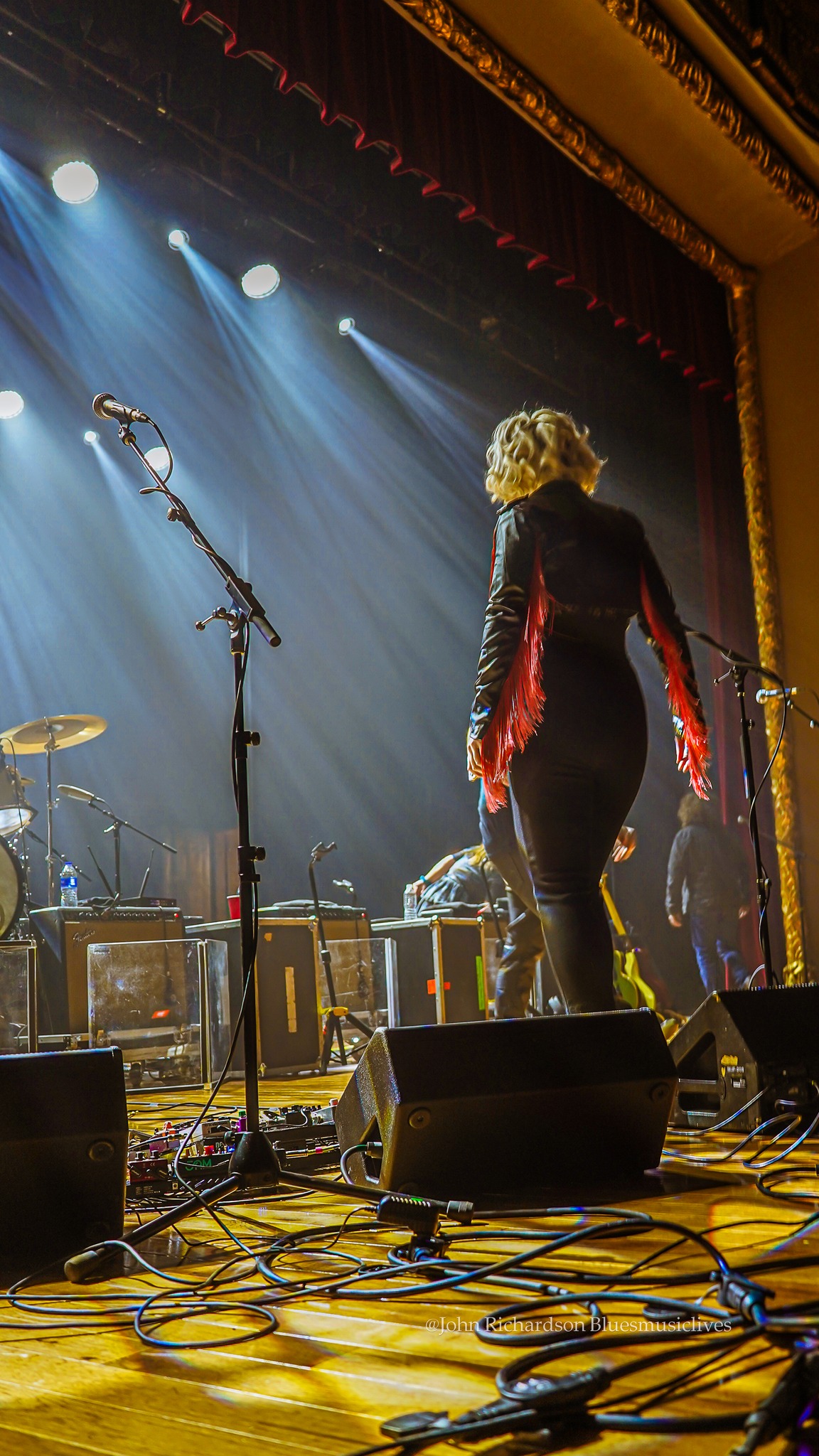 Samantha Fish Fans (Official)♦️Fish Army | leaving the stage.. | Facebook