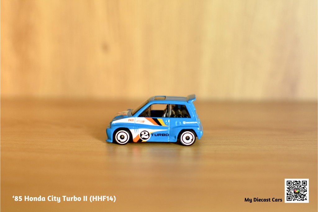 Hello, it's one of my very first kei car :)
