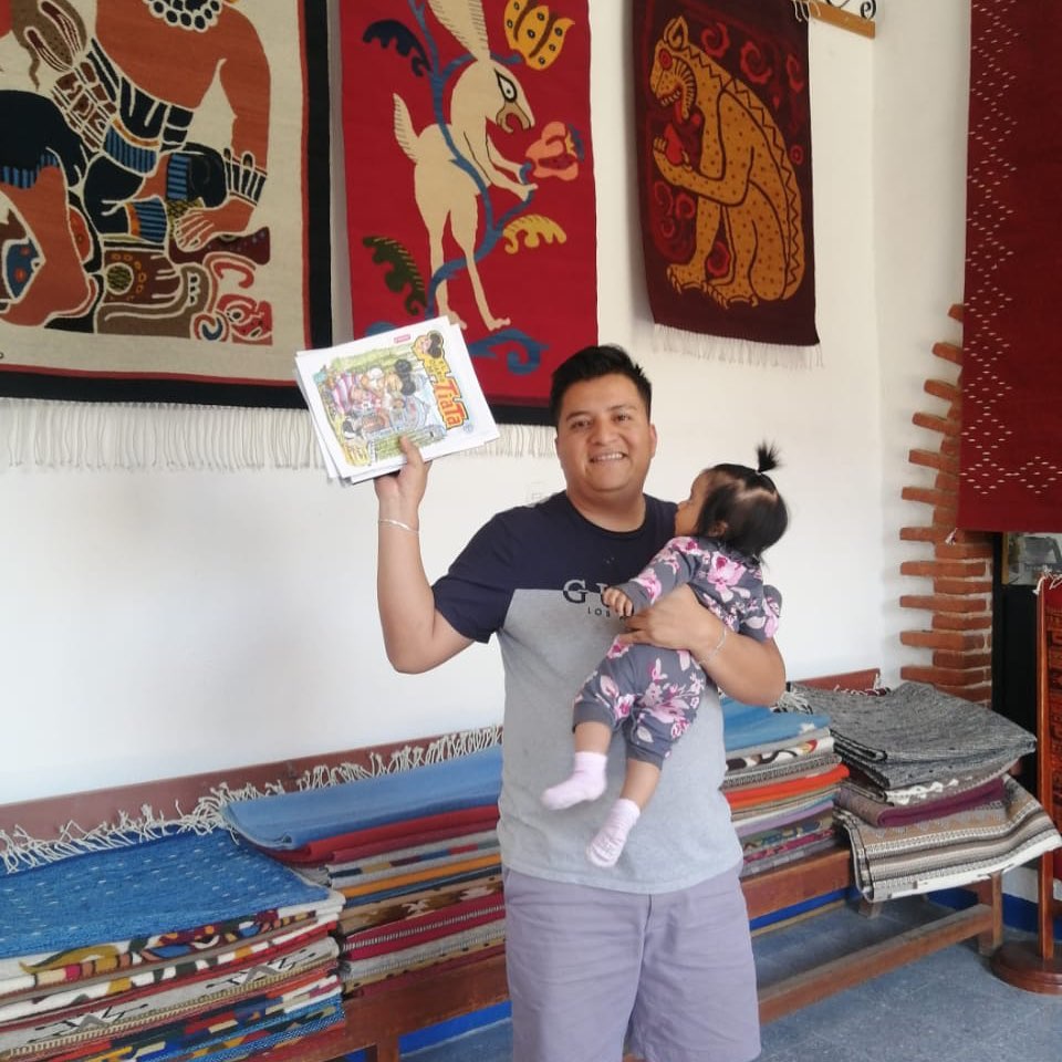 En Teotitlan Del Valle En la Casa - Taller que fund el maestro Isaac Vasquez Bug in the Rug Sin duda uno de los maximos exponentes del arte en textiles de