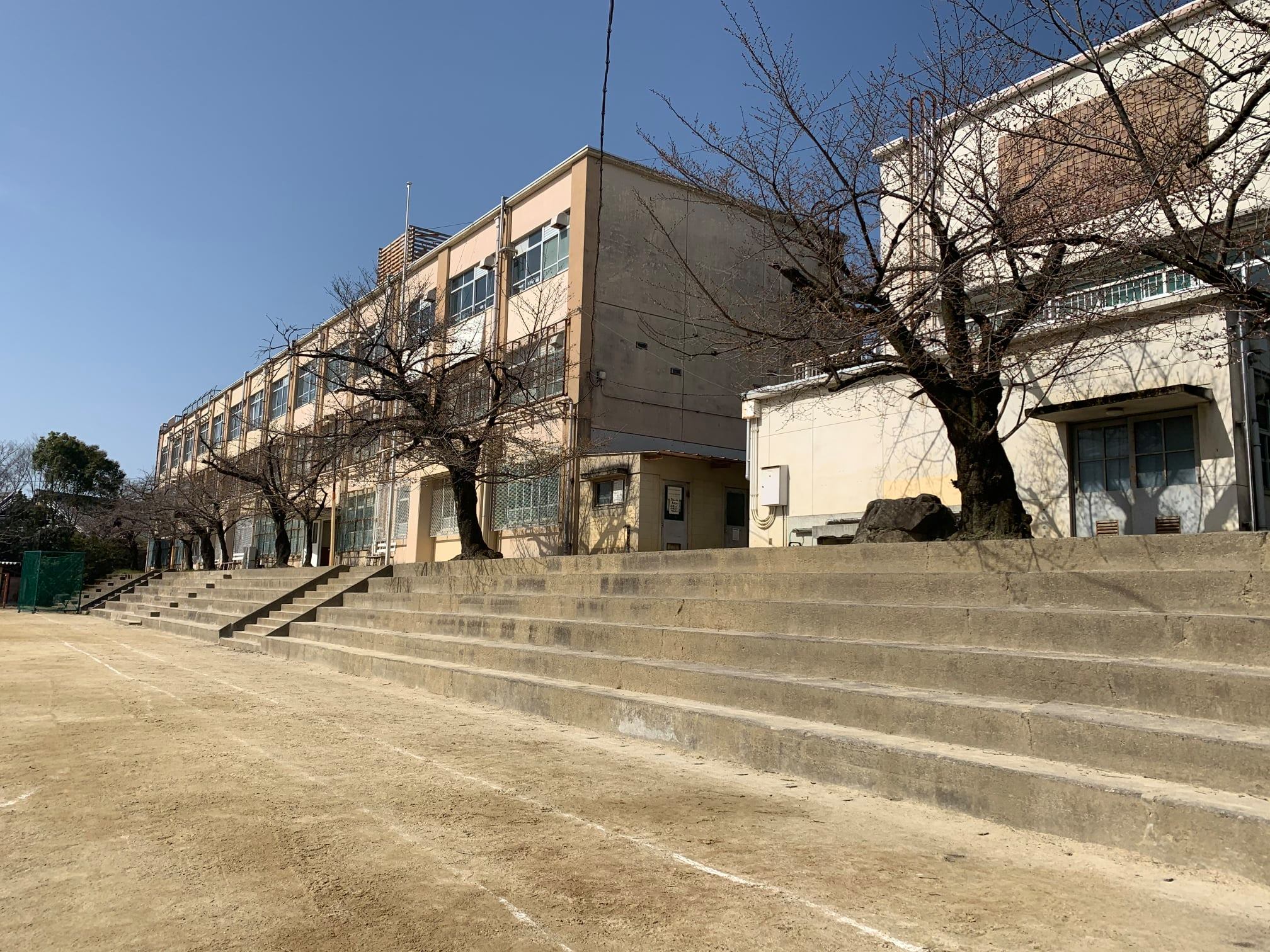 京都 市立 旭丘 中学校