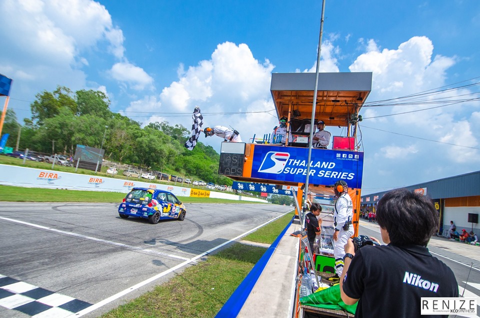 แข่งจบรถสวย เครื่องไม่ฮีทน้ำมัน J-One... - Team Donut Racing | Facebook