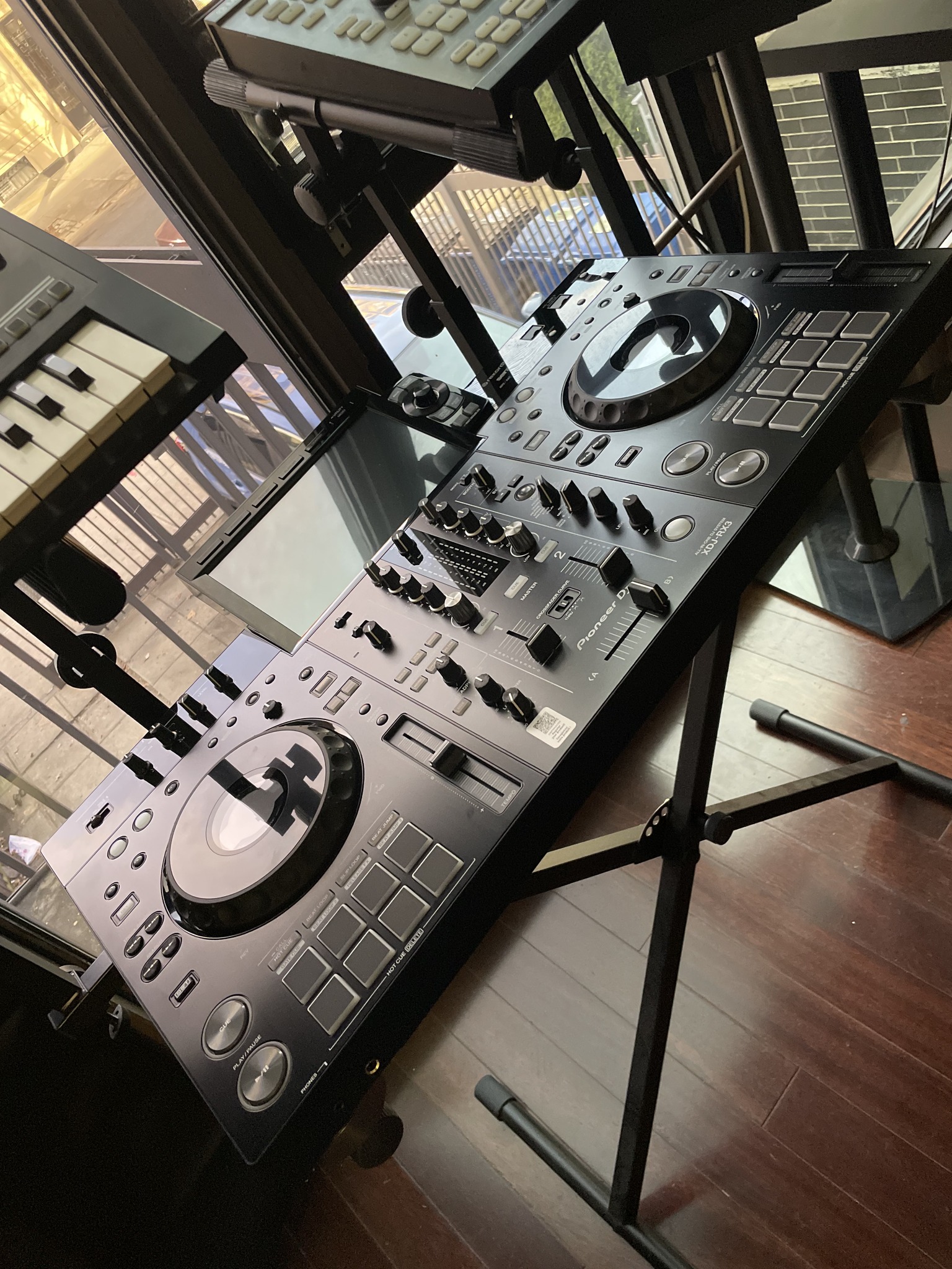 Pioneer XDJ RX3 All In One DJ System + Stand - Pro Audio Equipment ...