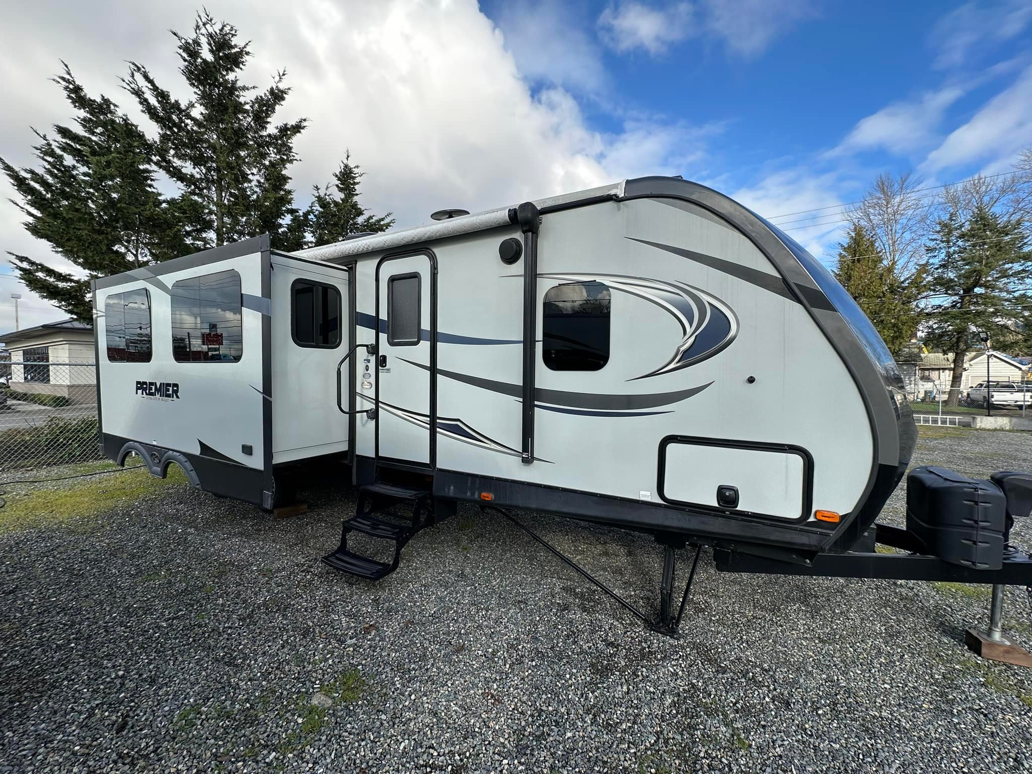 Pacific Northwest RVS & Trucks | Fife WA
