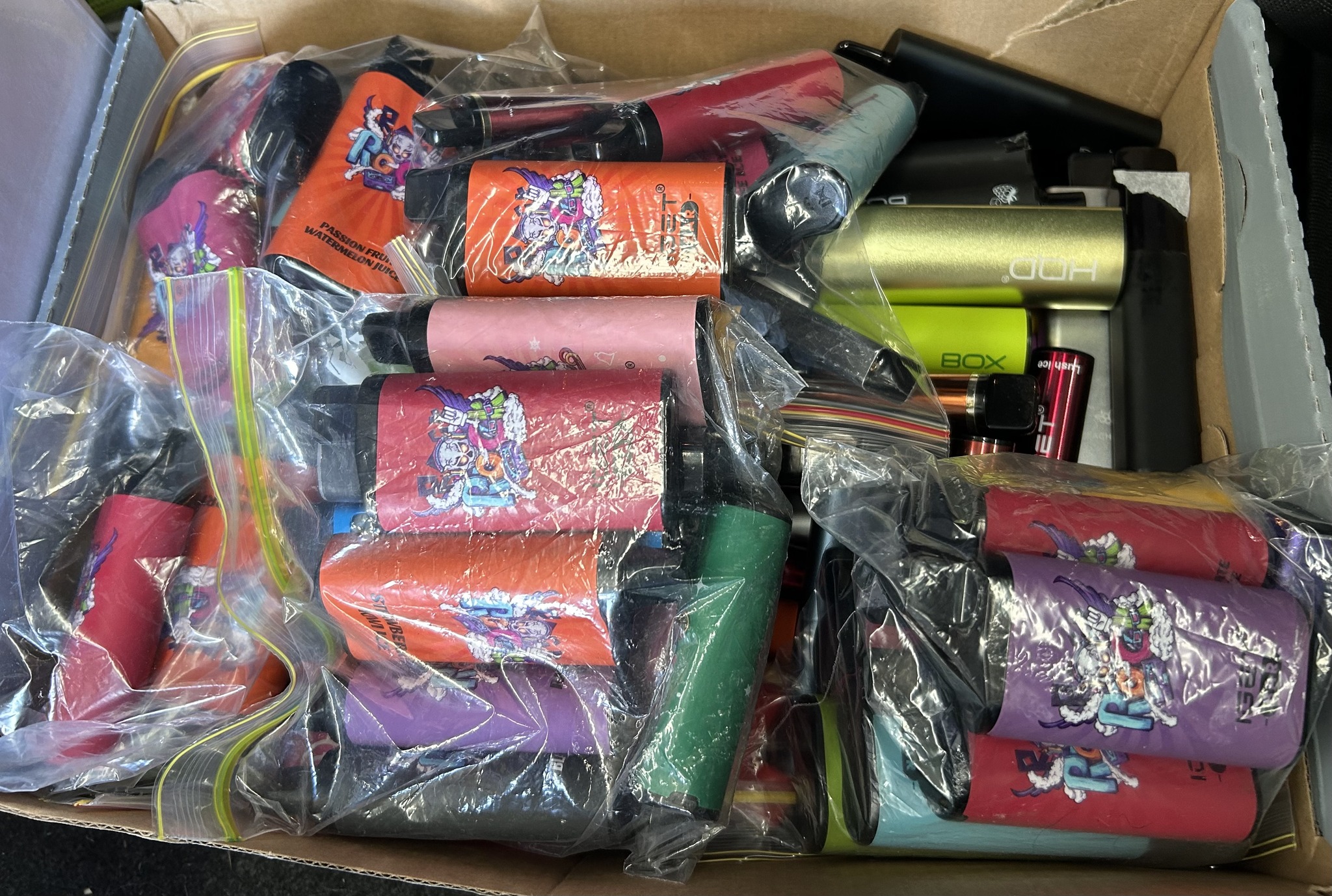 does casey's sell disposable vapes Over 1000 recycled in Casey city Size:10 Pack Mixed Berries Flum Float lost mary 3500 box of 10 wholesale Collection —— RELX Vape