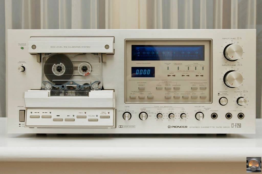 Pioneer CT-700 (1979) Stereo Cassette Deck