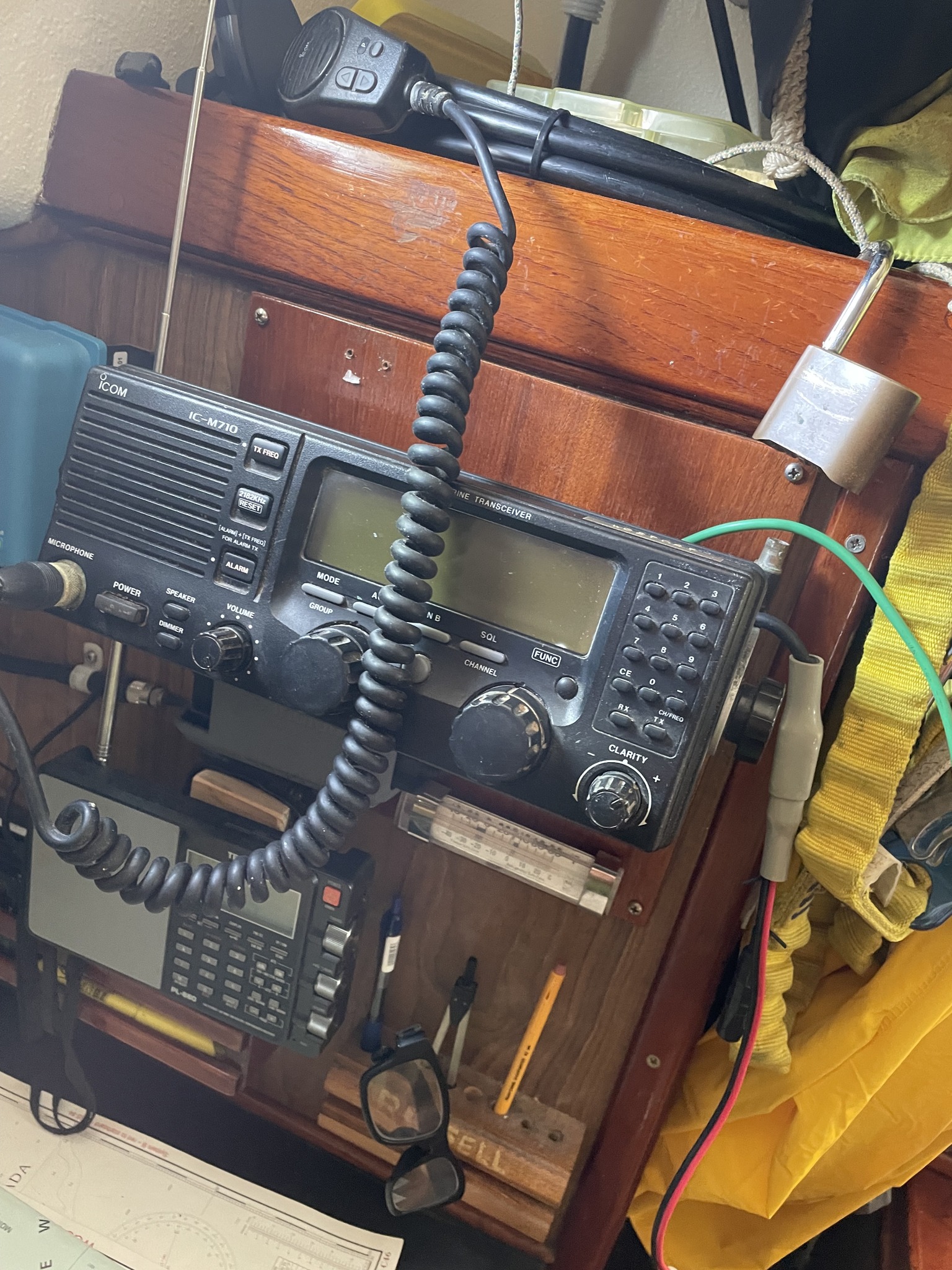 AT-180 connection schematic for Icom IC-7100?