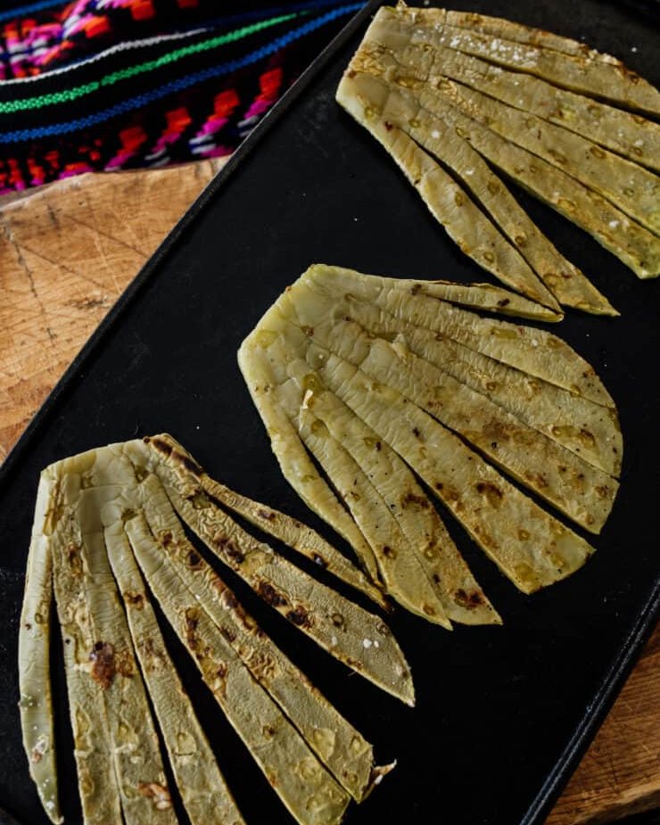 The nopal (cactus) is one of the fundamental symbols of #Mexico ...