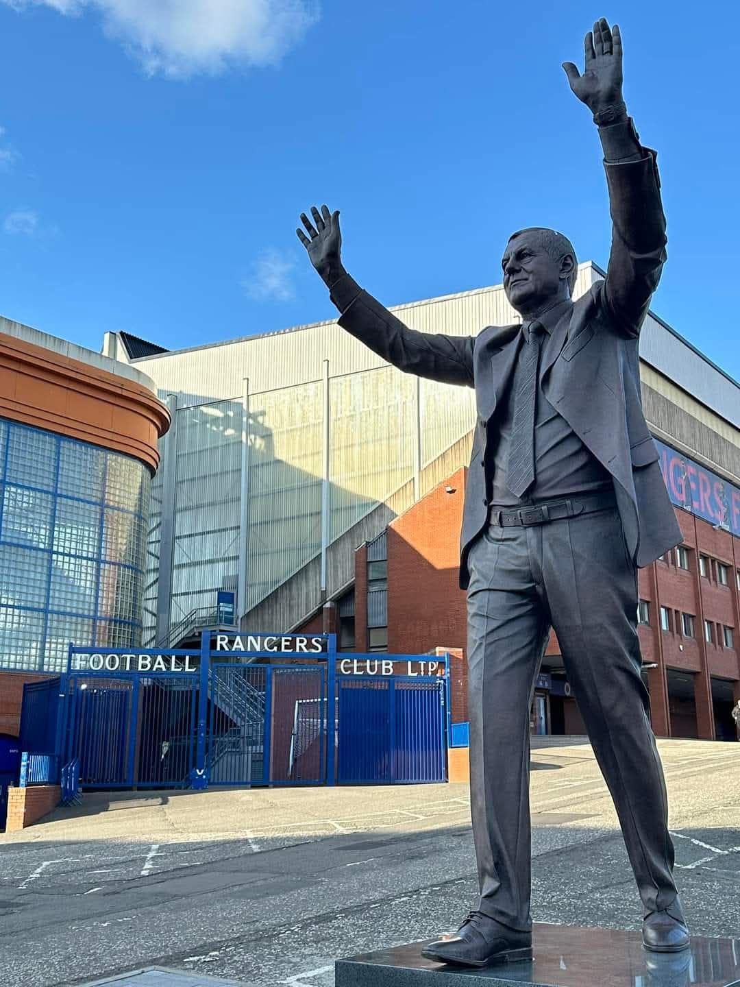 Lost Football Grounds and Terraces of the United Kingdom | Statue of ...