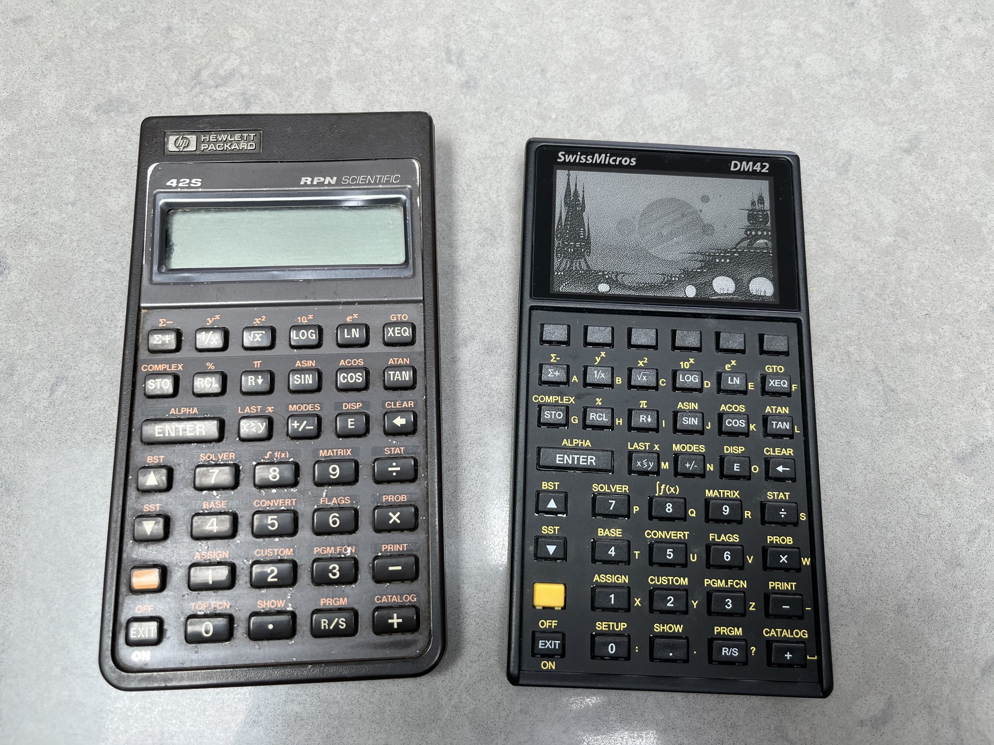 HP 42s vs SwissMicros DM42 comparison