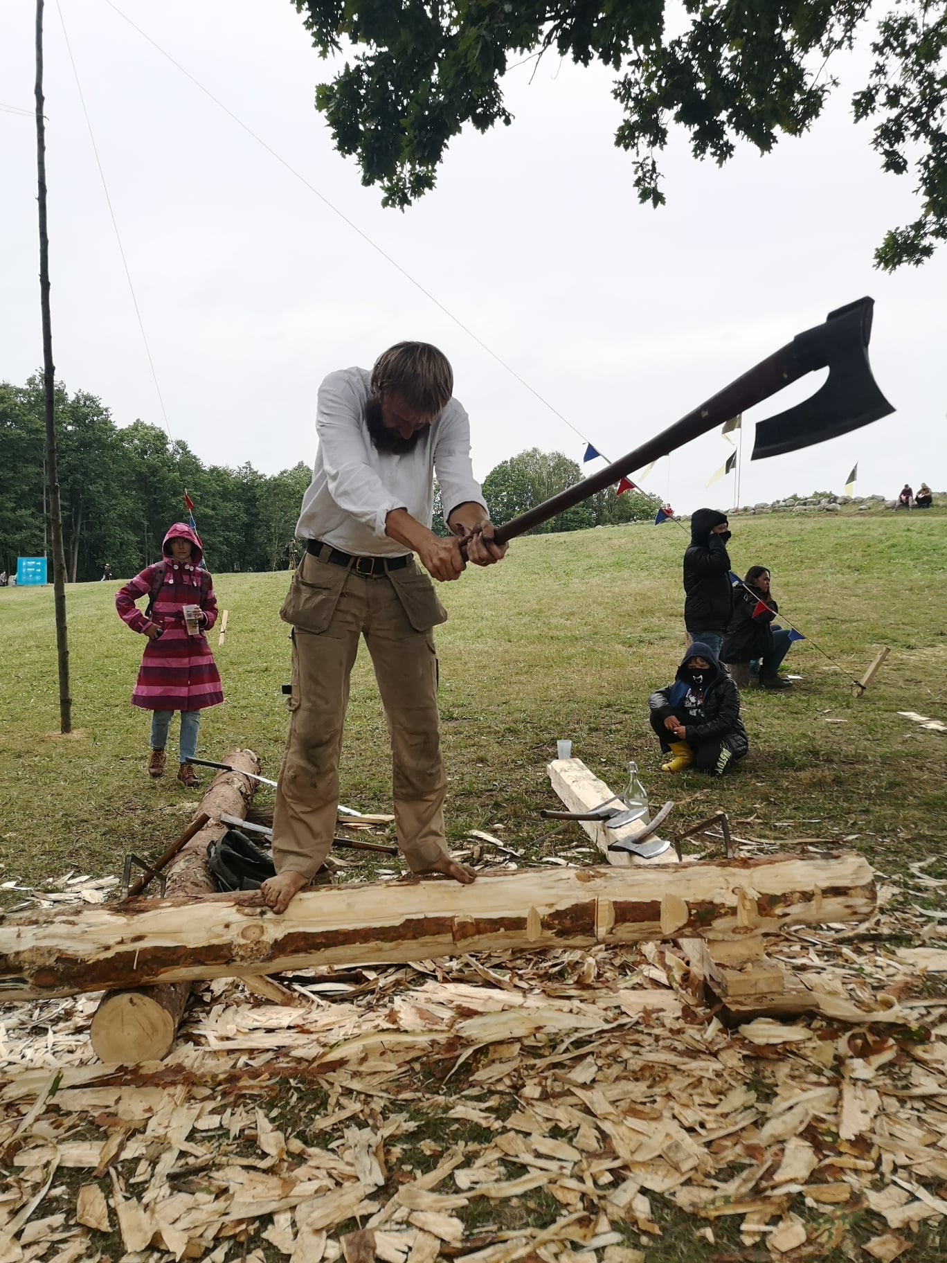 Northmen - Few pics from medieval folk festival log hewing...