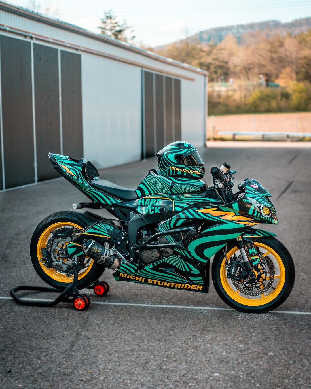 Very cool wrap on this ZX-6R, diggin those cobra eye headlights