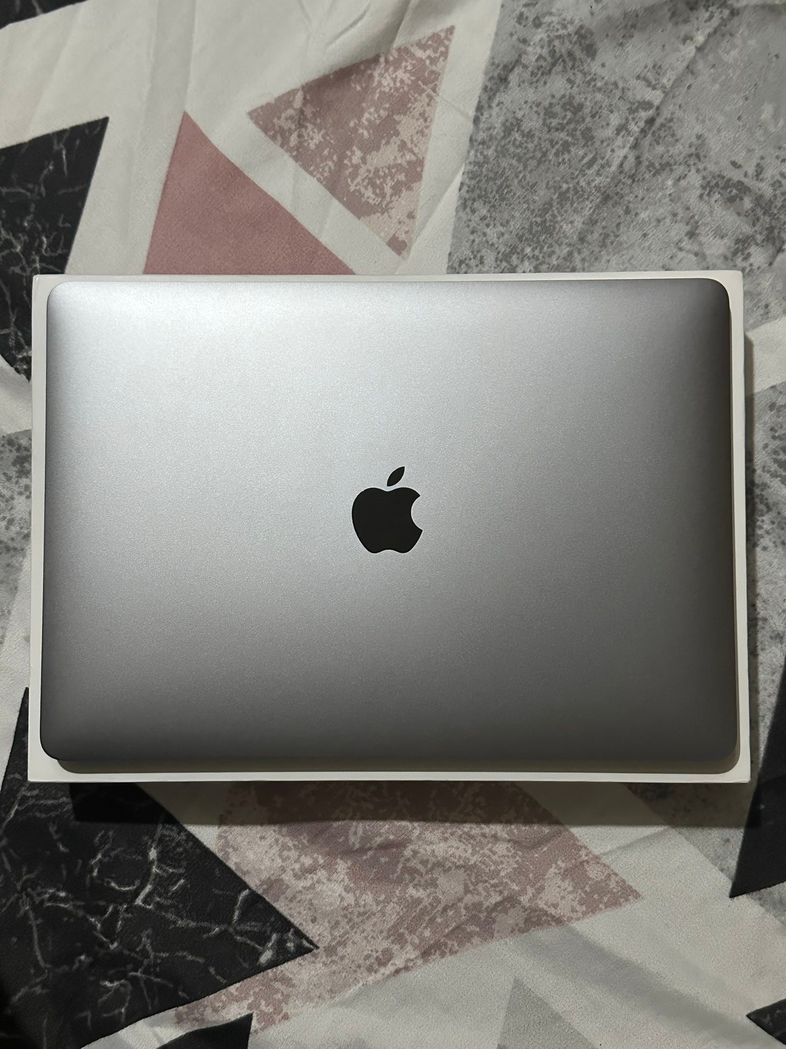 13” MacBook Air M1, 2020 (8GB/256GB) 95% battery health (Original 