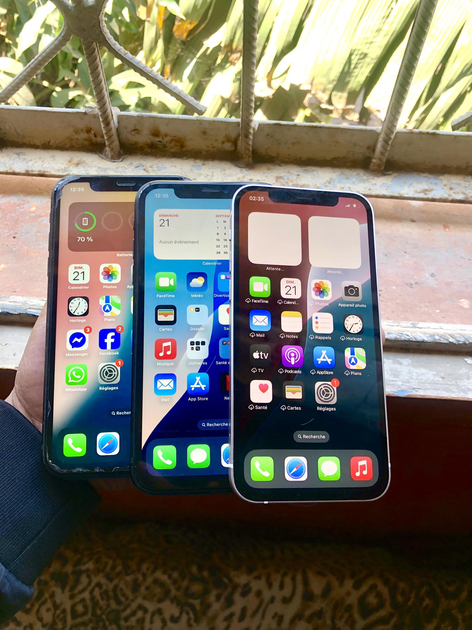 Bizina iPhone | Iphone Xr, Xr, 12 à vendre unuquement☺️ | Facebook