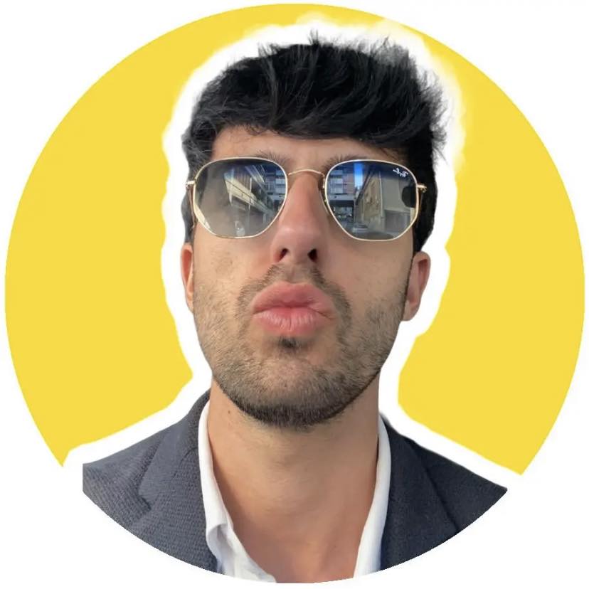 Sai già a chi inviarlo! 😂 ️ reel viaggi amici Michele Carella