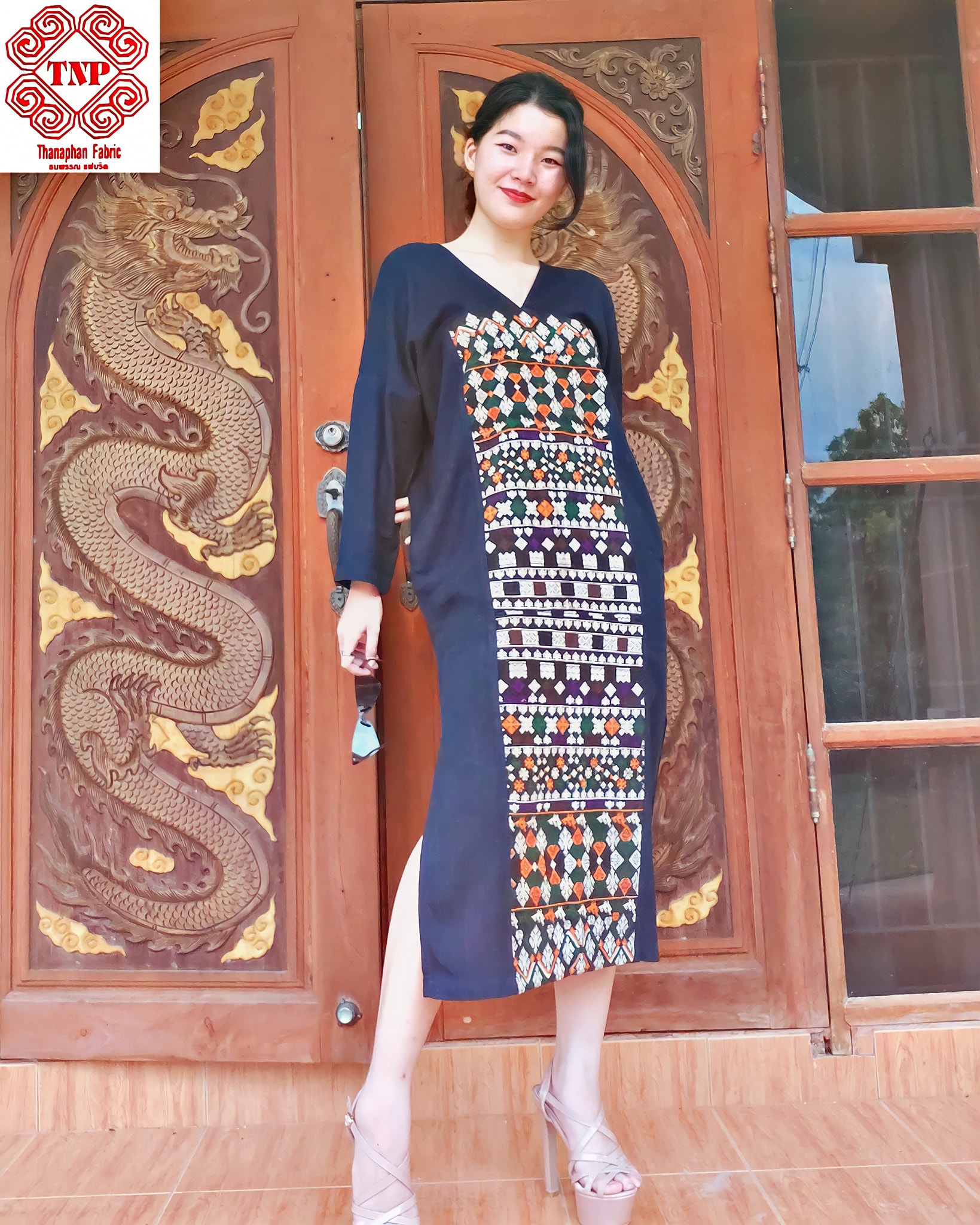 เดรสใยกัญชงทอเครื่องปักเมี่ยน ... - เสื้อผ้าชาวเขา หมอกดีไซน์