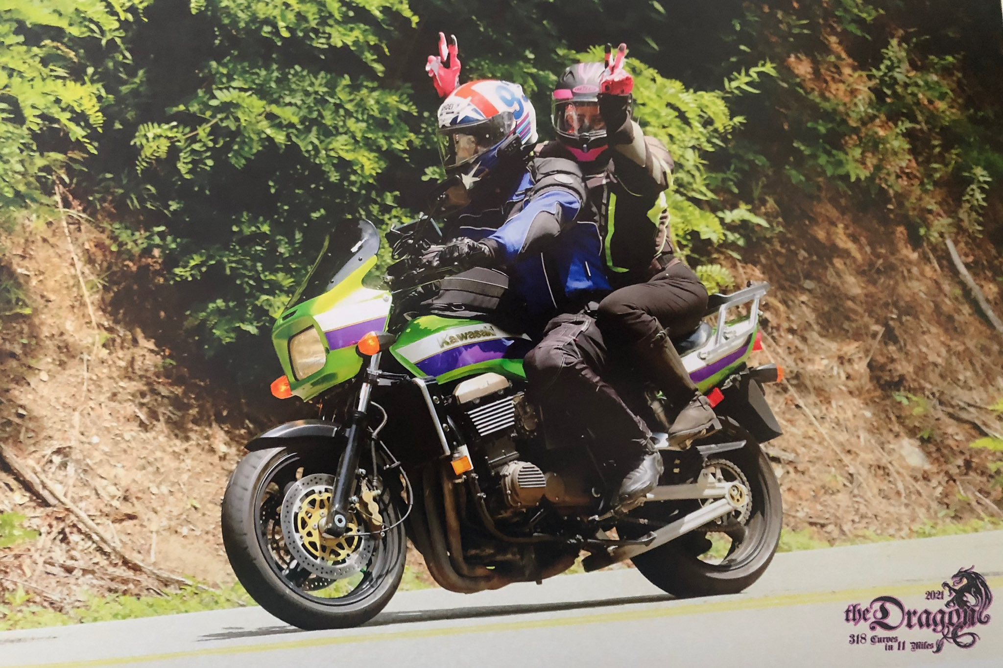 Is 4 pipe exhaust standard on Kawasaki ZG 1200 Voyager XII?