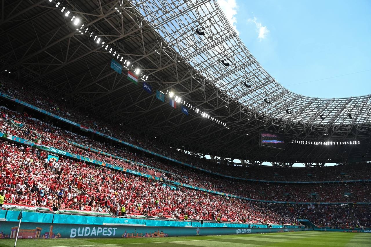 A full capacity crowd at the Puskas... - SOCCER WORLD NEWS HQ | Facebook