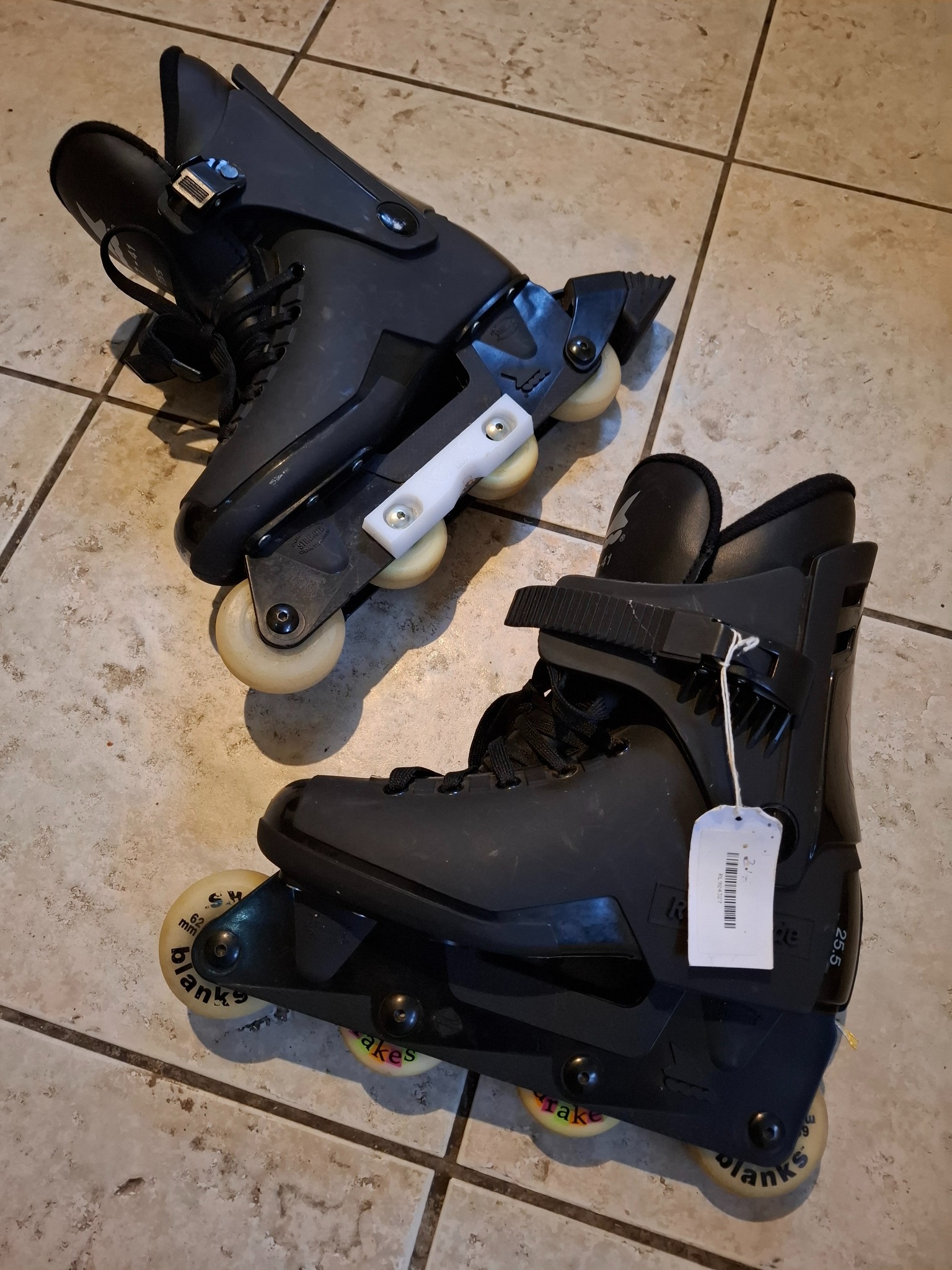 vintage an•an no.41 I just picked up these all original Rollerblade Boxcars in near