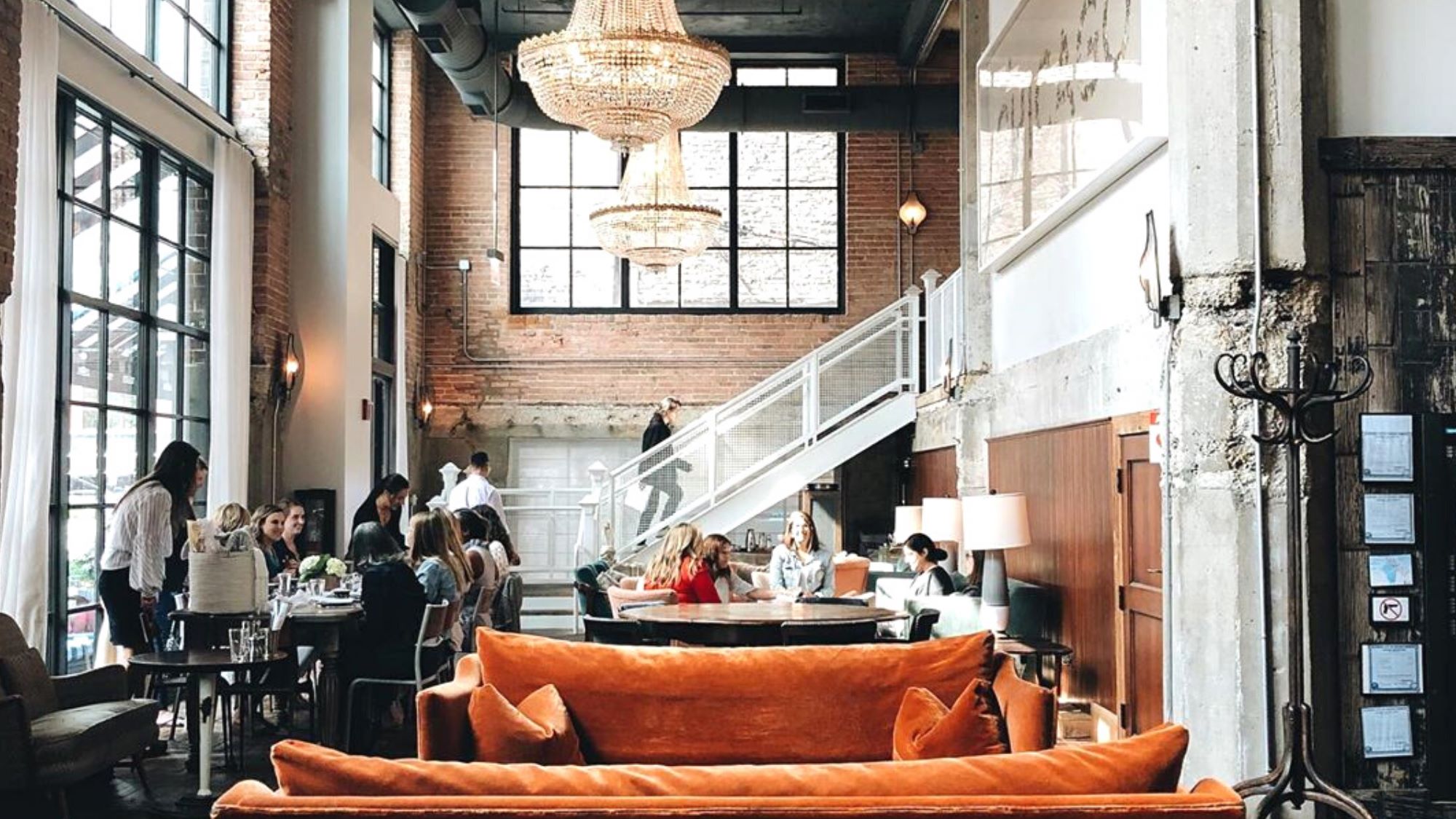 Cafe Deko in South Loop is a beautiful coffee shop that you need to visit soon! They also have a really cool location in Lakeview too ☕️ #chicago #chicagocoffeeshops