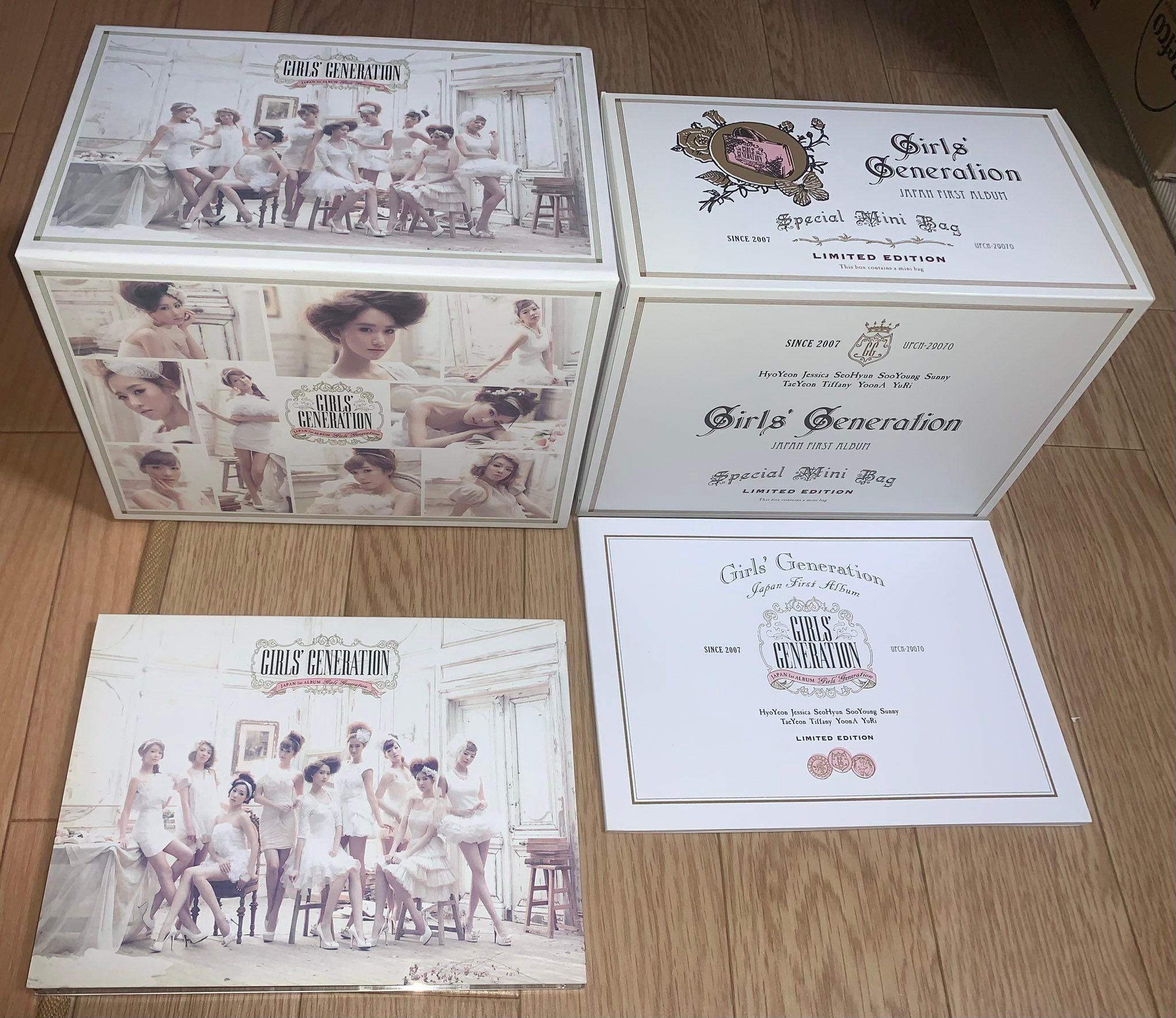 Girls' Generation รุ่นJapan first album Limited Edtion 350฿รส.