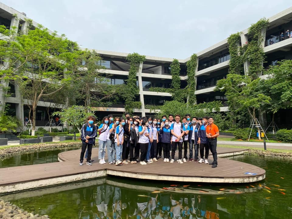 FVill chào đón... - Faculty Of Information Technology - HOU