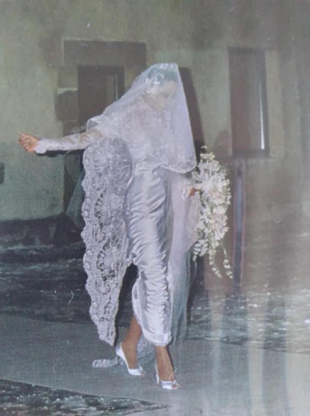 diana ross white dress gold butterfly wings at her wedding, 1986 quiz-everyday
