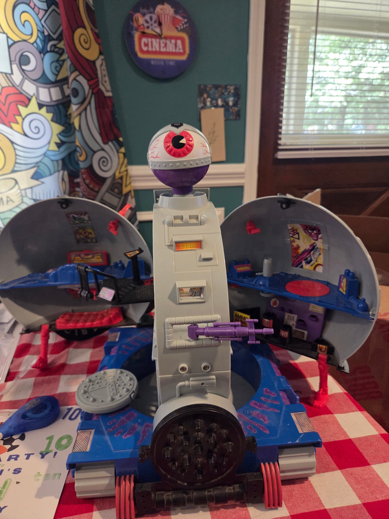 1990 Teenage Mutant Ninja Turtles Technodrome arrived and needs a