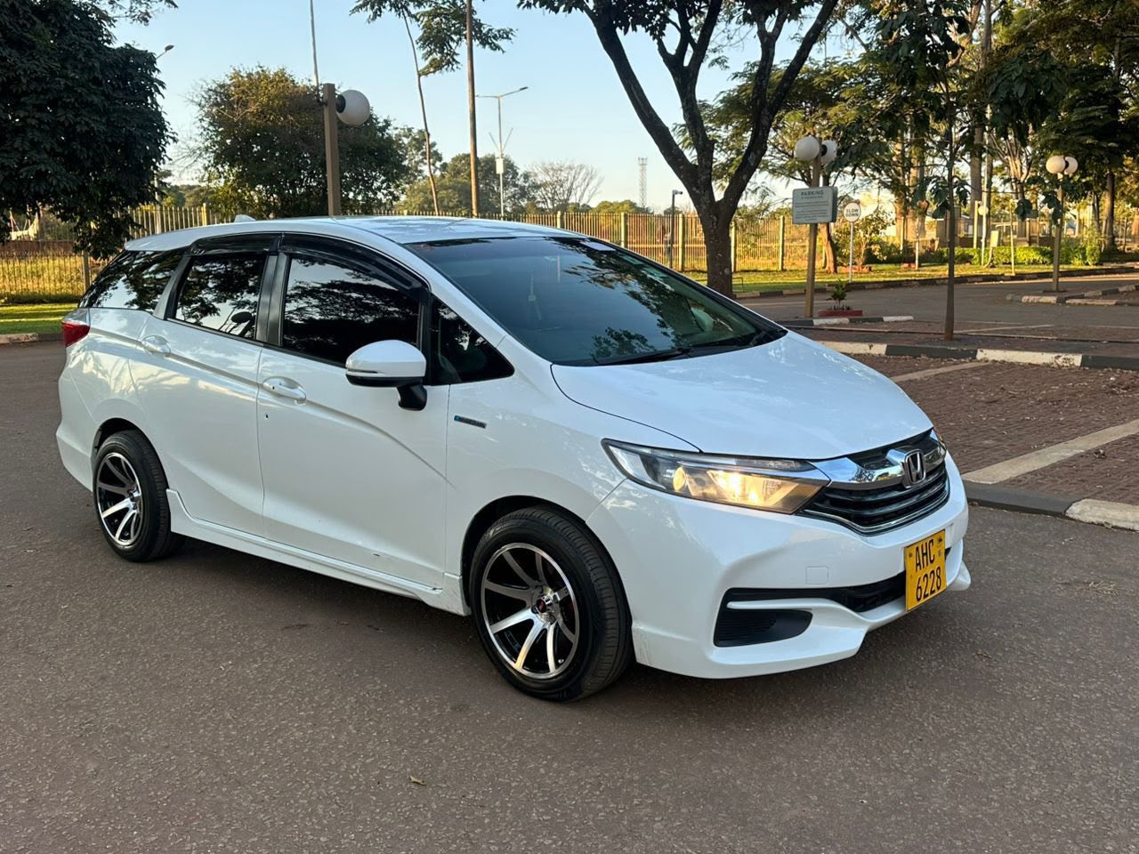 HONDA FIT SHUTTLE
