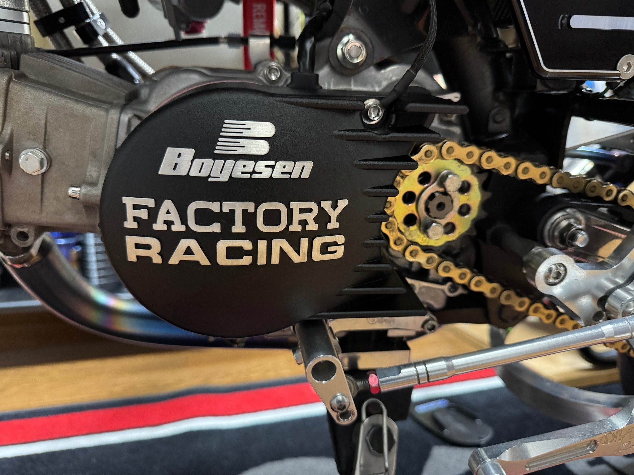 2号機マイナーチェンジ モンキーR用のジェネレータカバーから XR50 