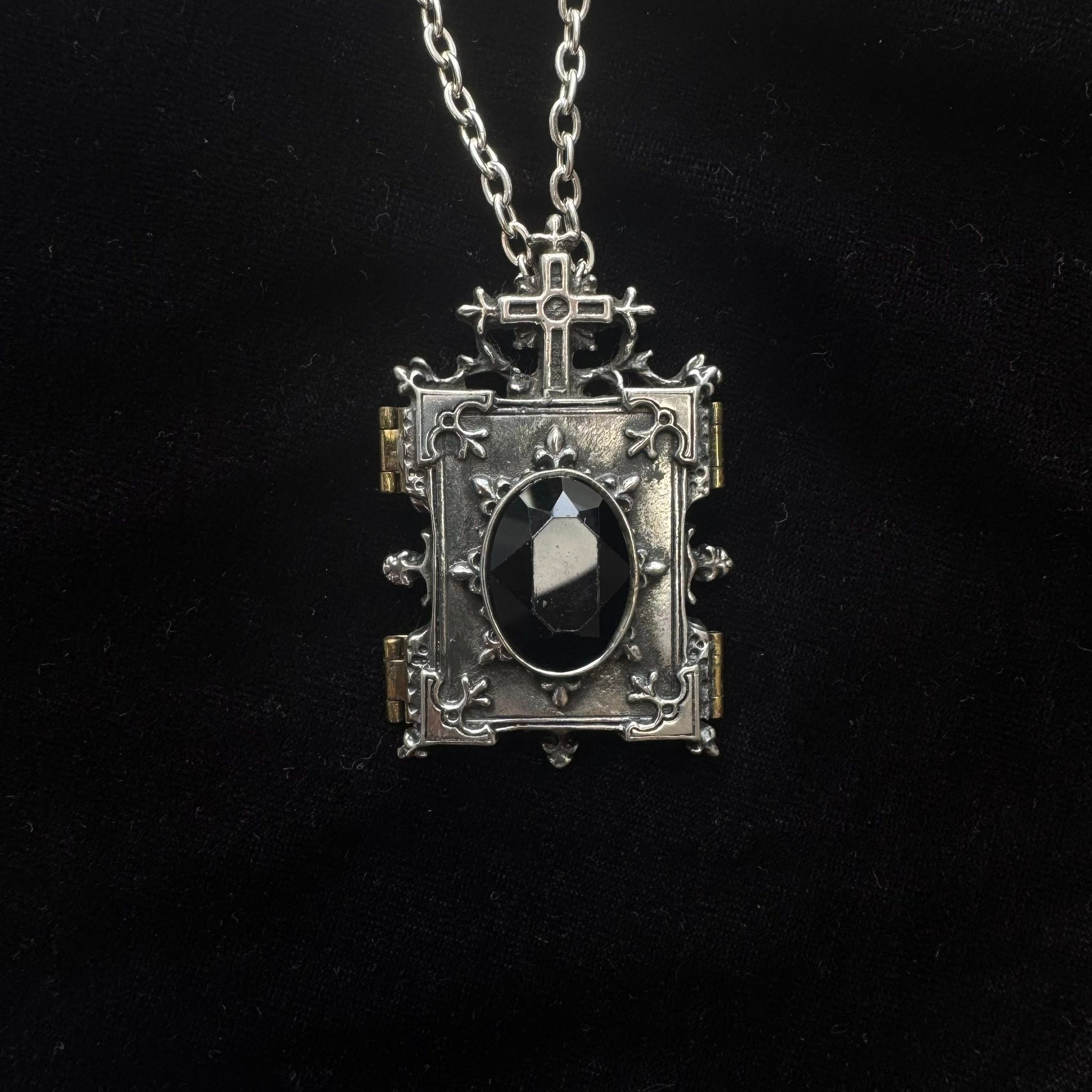 P341 - Orthodox Icon Locket. 《东正教圣像盒》 官方描述： Photo 