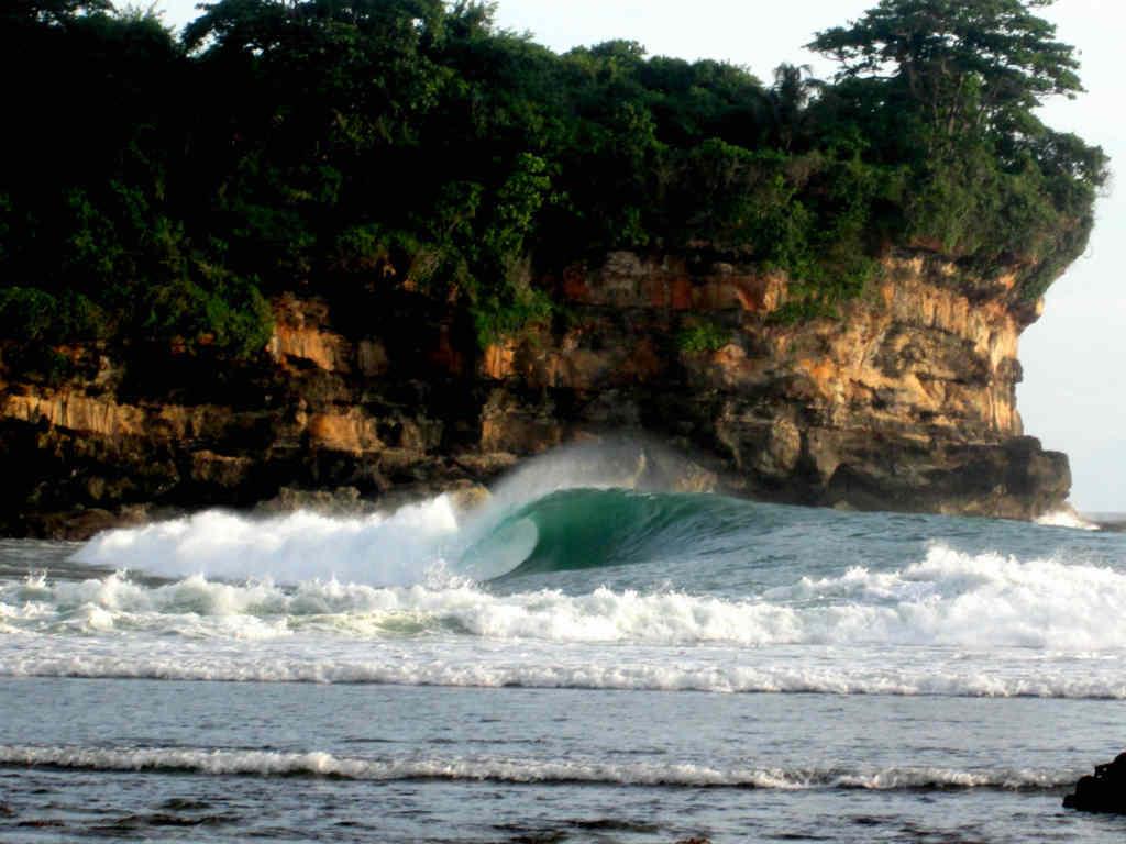Beach and Wave For Surf , East Java Indonesia | Pacitan