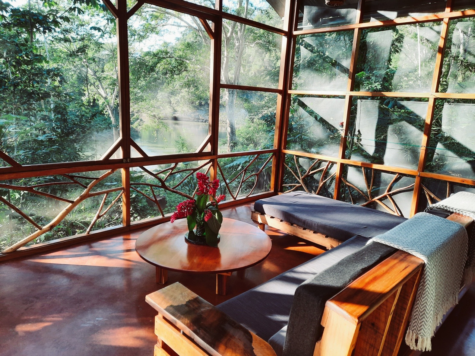 Alma del Rio - Who needs some time off in a beautiful...