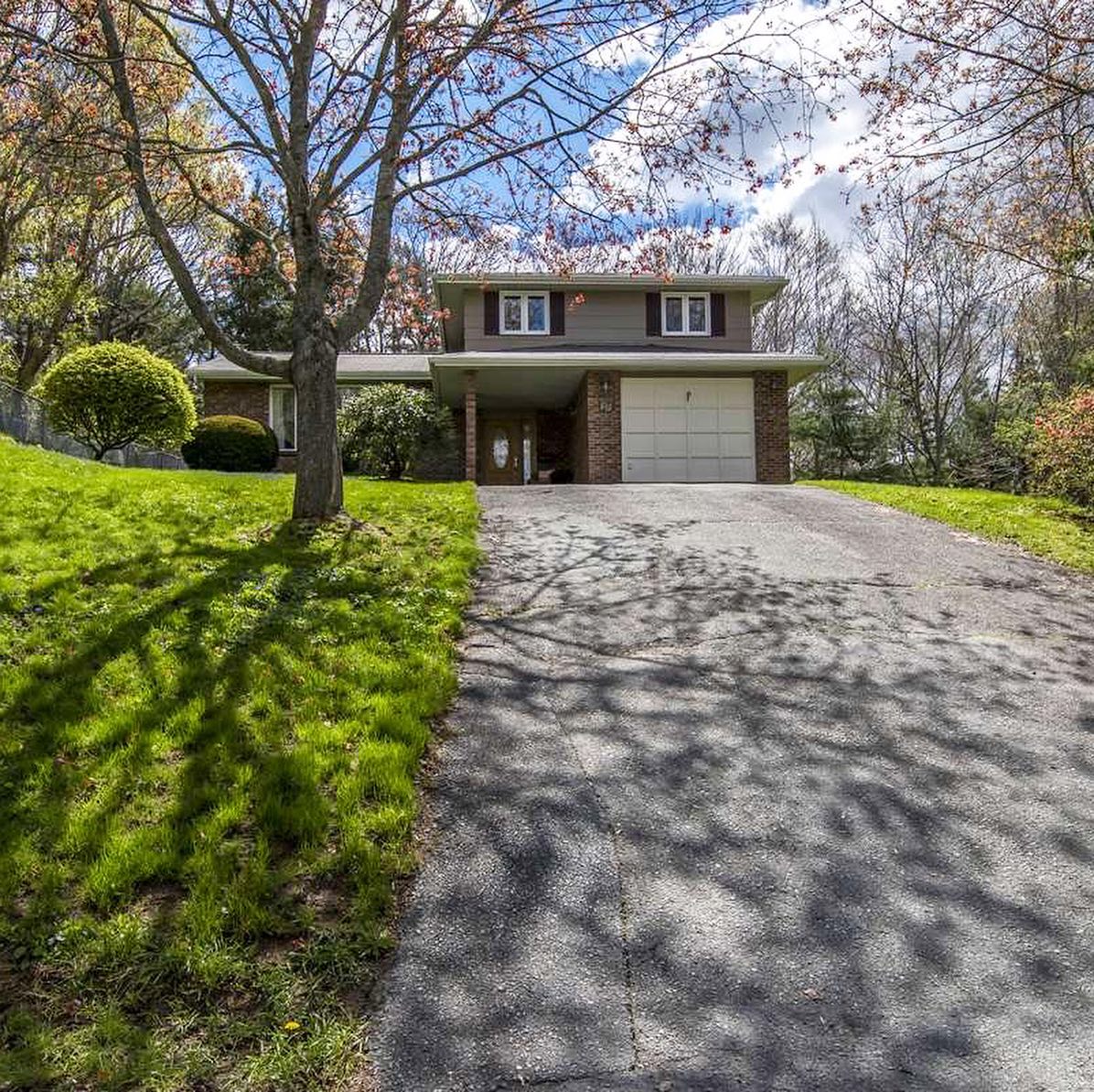 NEW LISTING BEDFORD 379,900 MLS 202112400 🔥 to 27