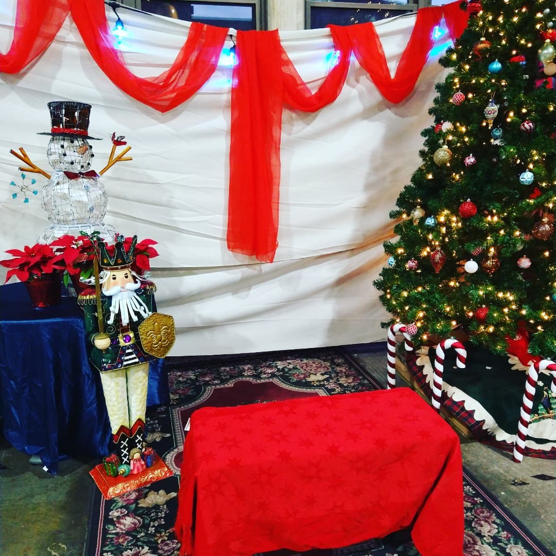 Fun Zone Depot - The backdrop/scene is ready for tomorrow!...