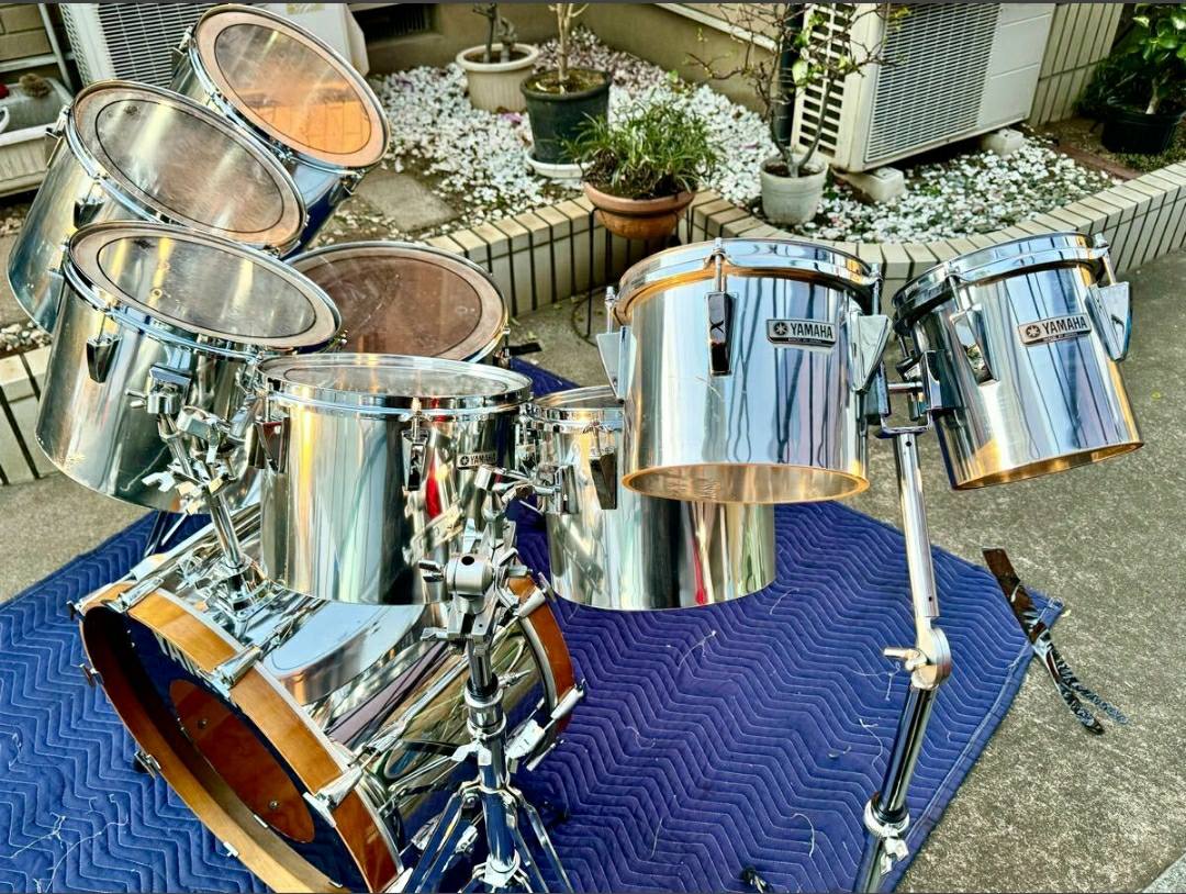 ヤフオクに出てた、YAMAHAの70年代の名器YDシリーズの8タムのアレです