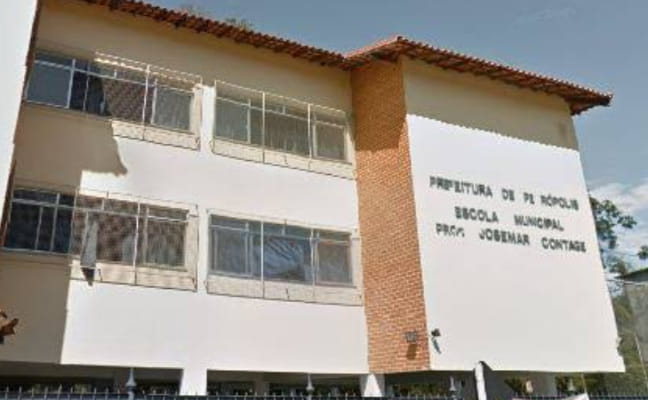 Escola Municipal... - Escola Municipal Luiz Carlos Soares.