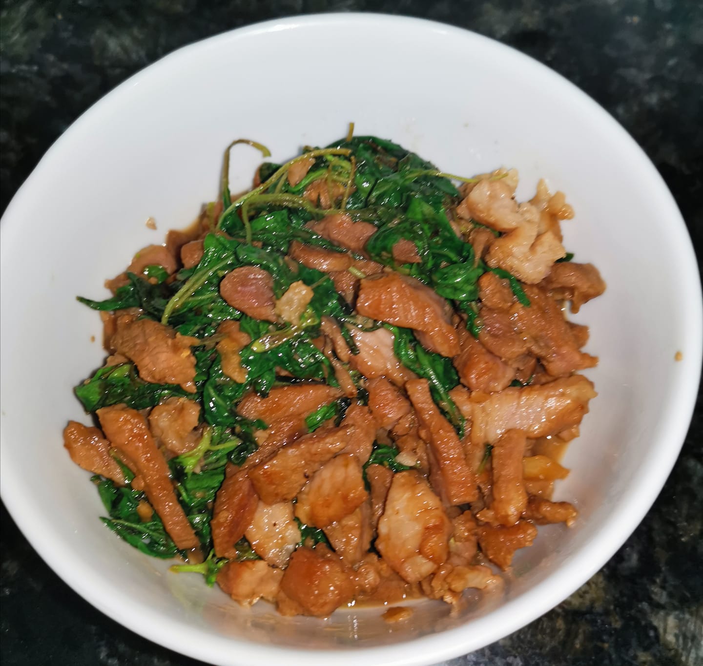 Kin-Kan - หมูย่าง Kin-Kan ผัดกะเพรา เมนูที่ใครๆก็ทำได้...