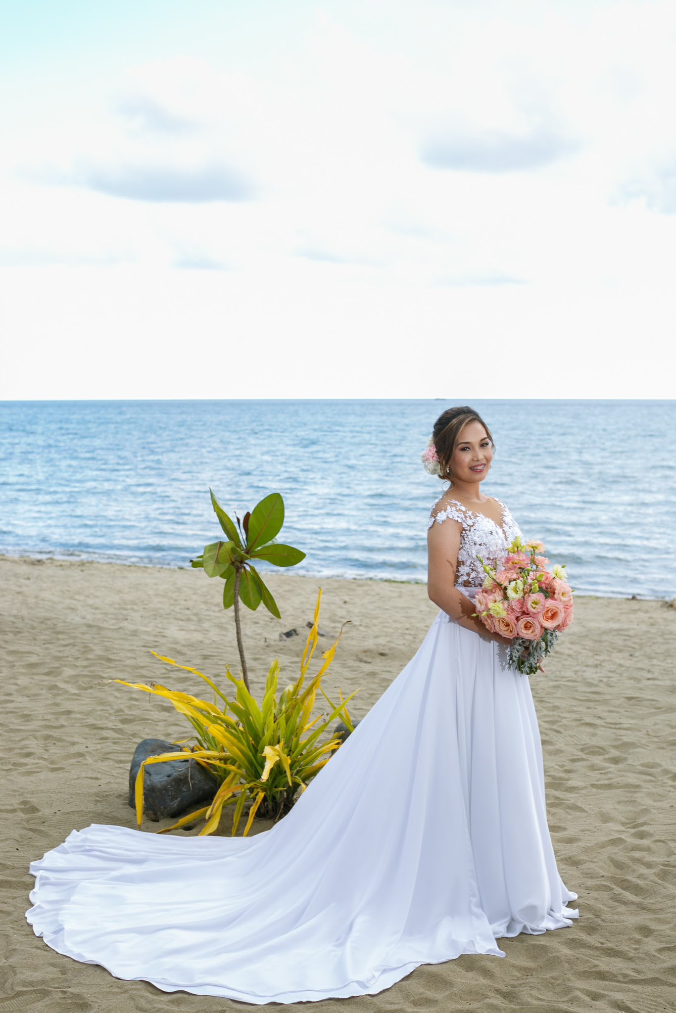DIY beach wedding in the Philippines for $4,000