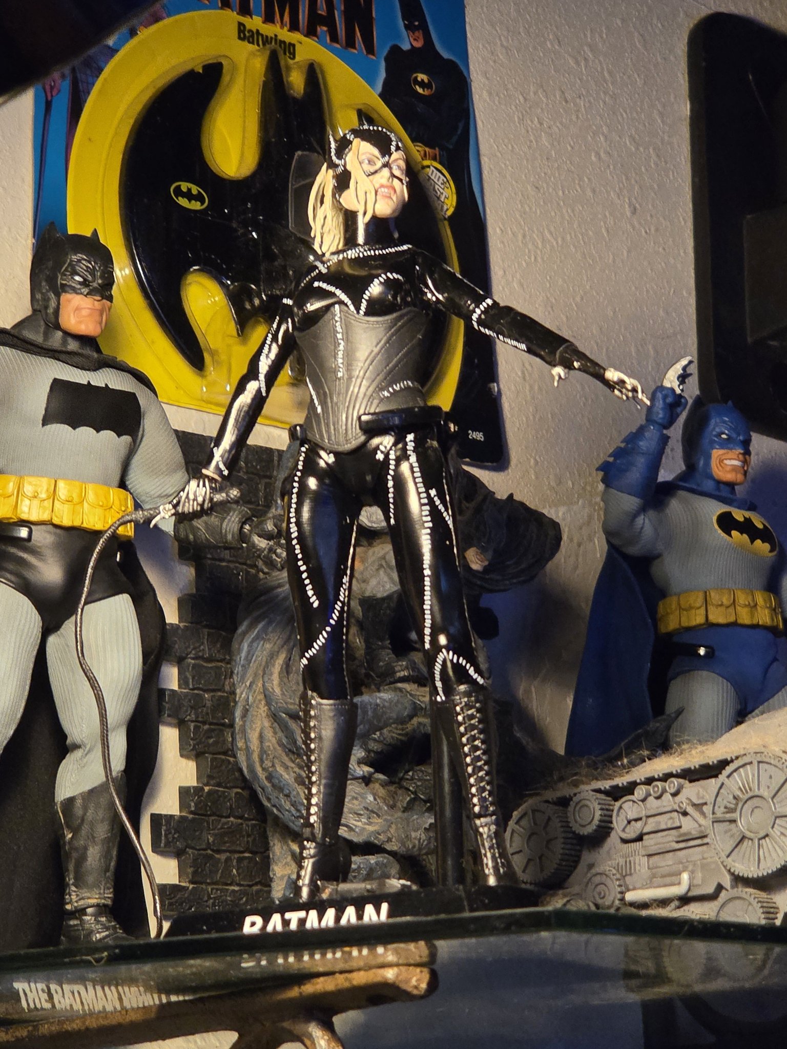 NECA 8-inch Catwoman figure review