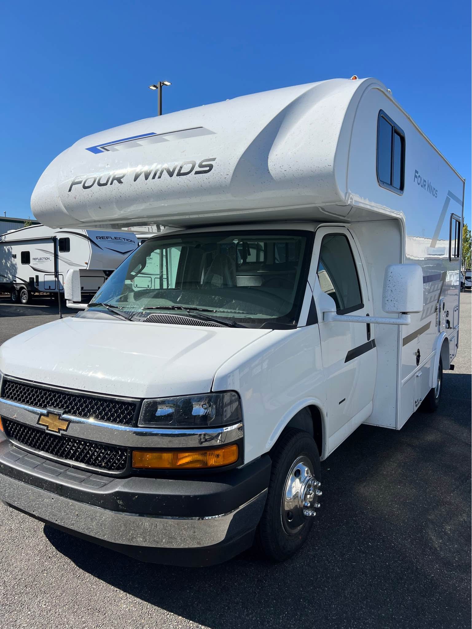 2026 New Thor Four Winds 19Z - Class C Motorhome (length 20.42 ft, tows ...