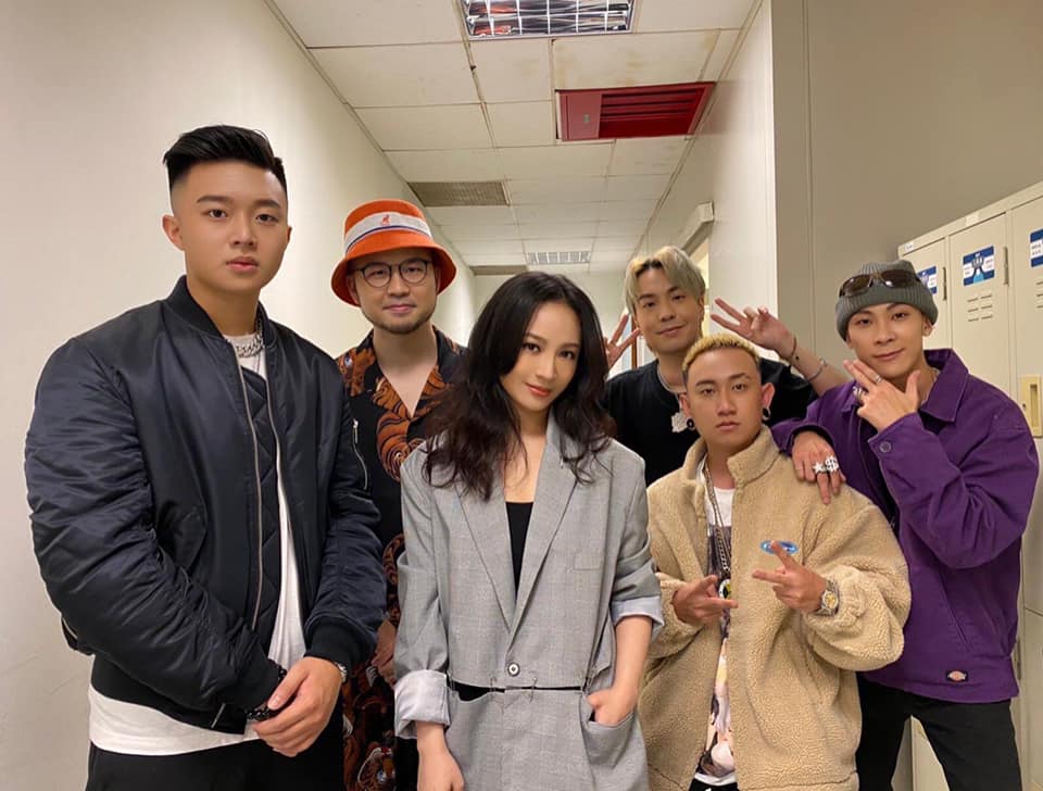 Faye - 特別感謝大嘻哈的邀請！為了這次演出想要呈現的火花，製作團隊很用心的重新改編了這首Lydia ，Yappy的詞和演出讓我又回想起 ...